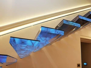 Siller Treppen Прямая консольная лестница со светодиодами Diamond