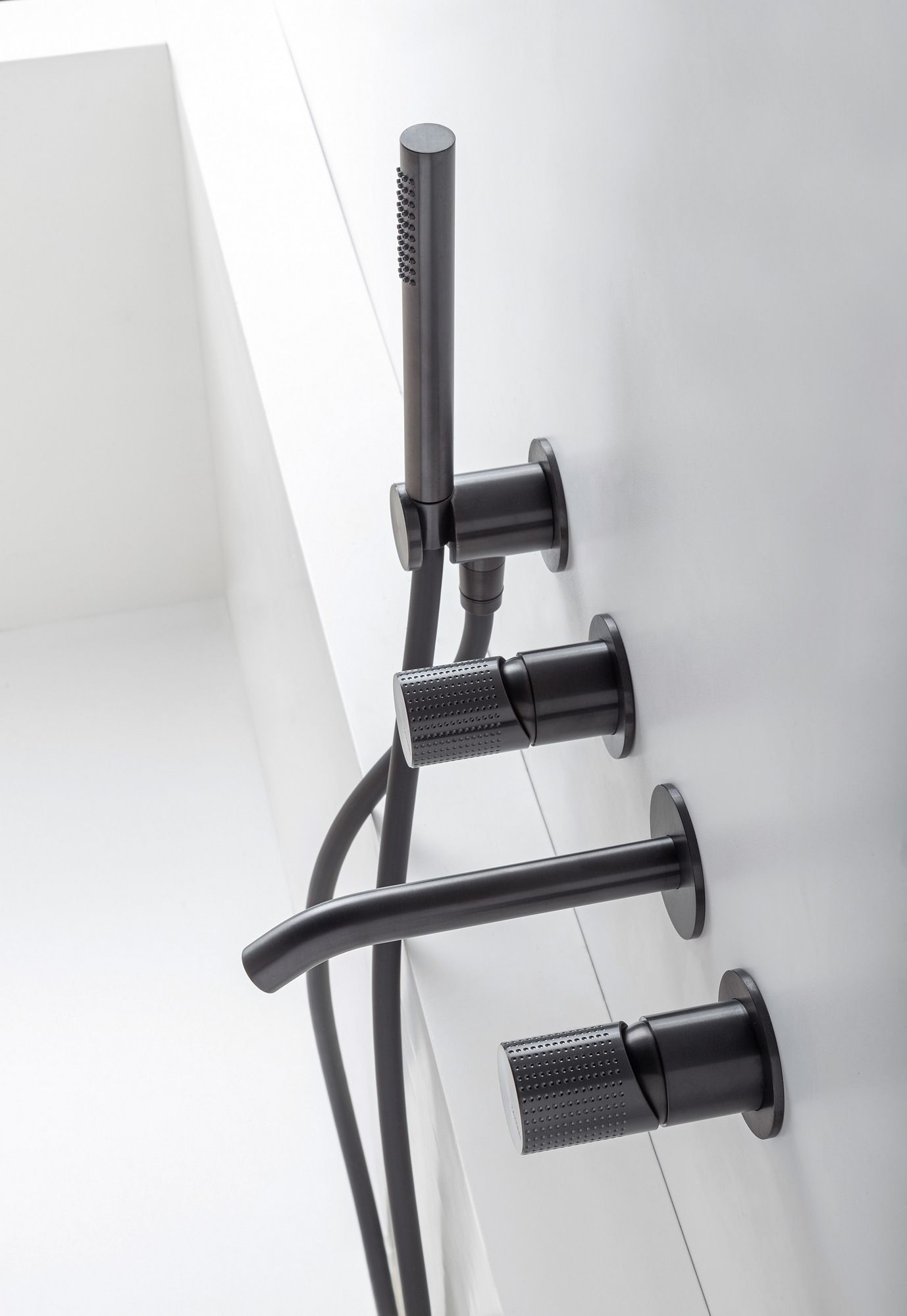 Настенный смеситель для ванны из нержавеющей стали с ручным душем Zazzeri Z316_SH ARCH-00028492 - Вид №2