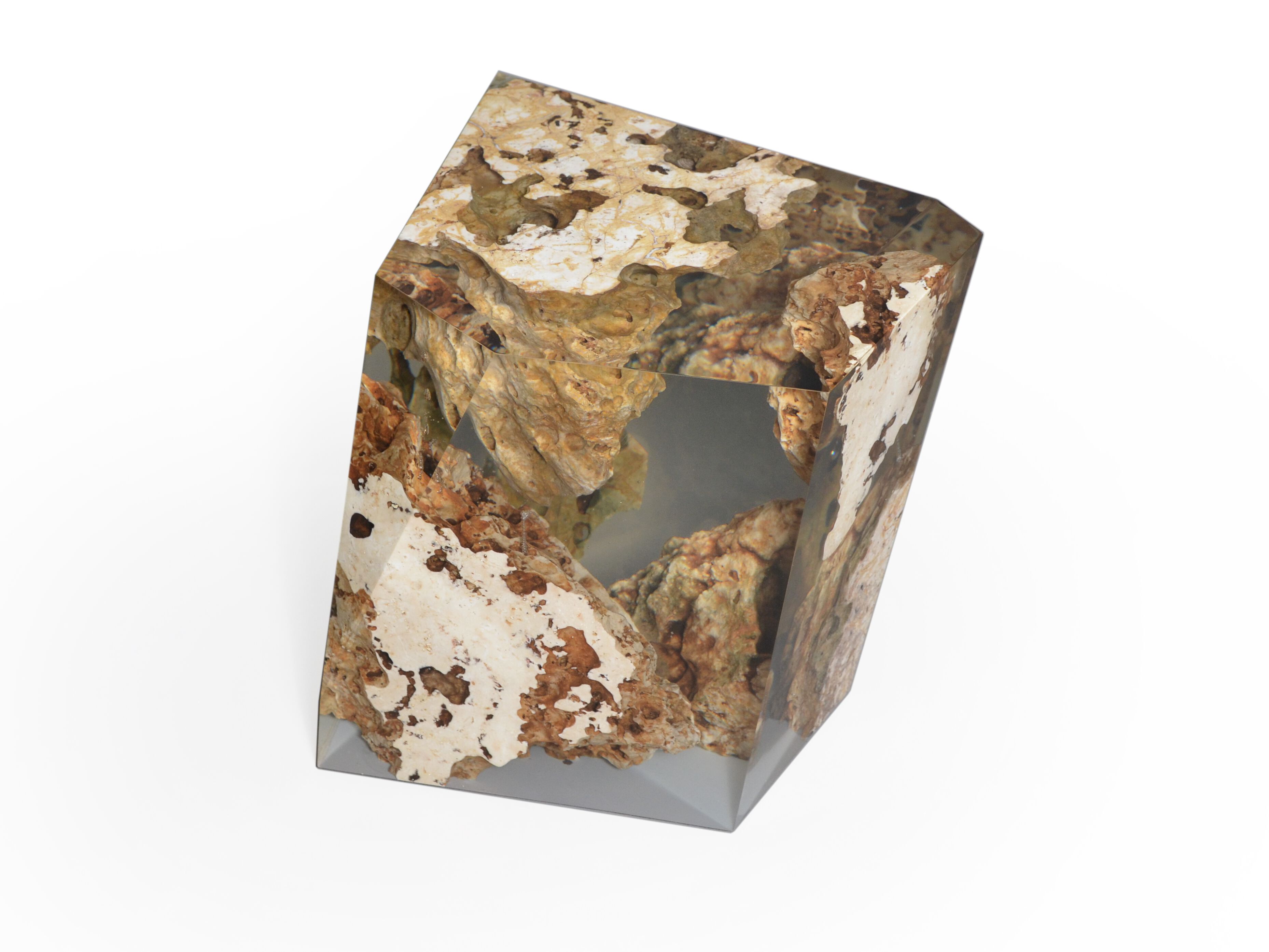 Журнальный столик / табурет из карстового камня и смолы alcarol Geomorphic 2023 ARCH-00033696