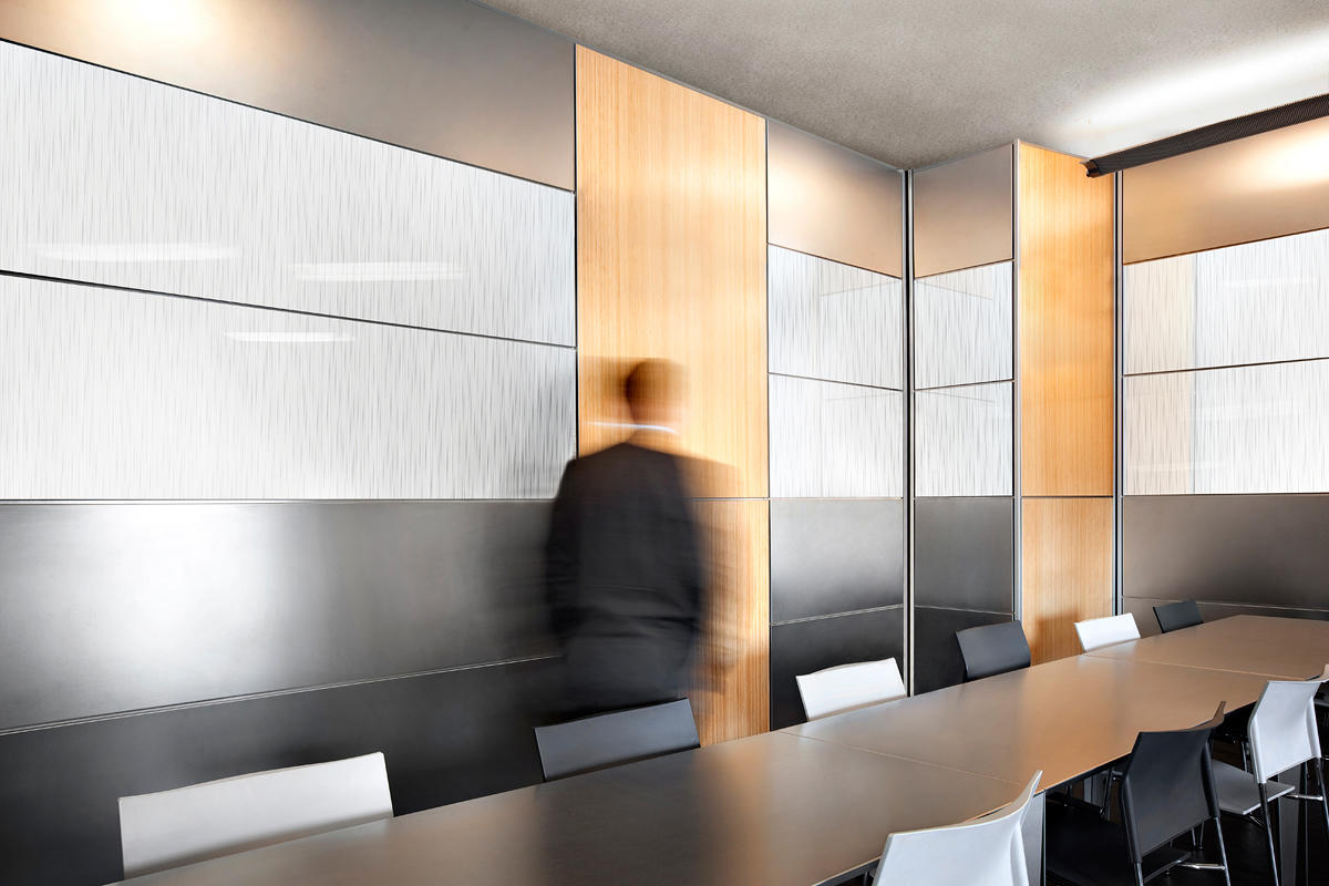 FSRT673 Система облицовки стен Levele с захватными панелями; вставки из склеенной бронзы с натуральной патиной и узором калахари в princeton medical arts pavilion, plainsboro, new jersey Forms-surfaces  - Вид №28