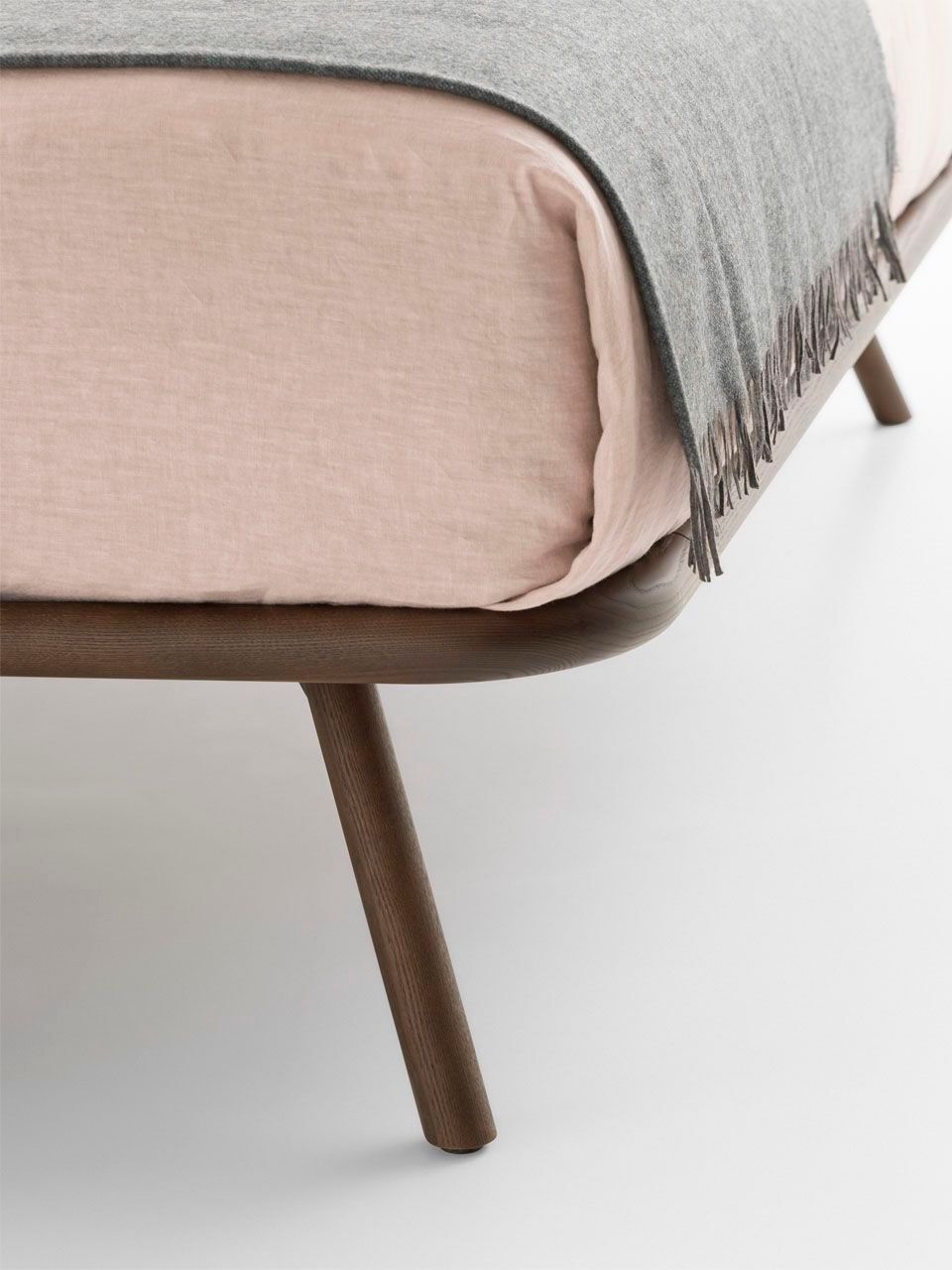 Кровать из массива дерева с изголовьем из Венской соломы Pianca TRAMA ARCH-00054304 - Вид №4