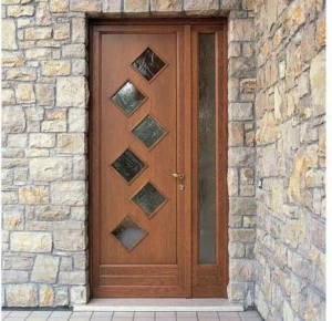 CARMINATI SERRAMENTI Входная дверь из сосны для экстерьера со стеклянными панелями Porte e portoni d'ingresso in legno