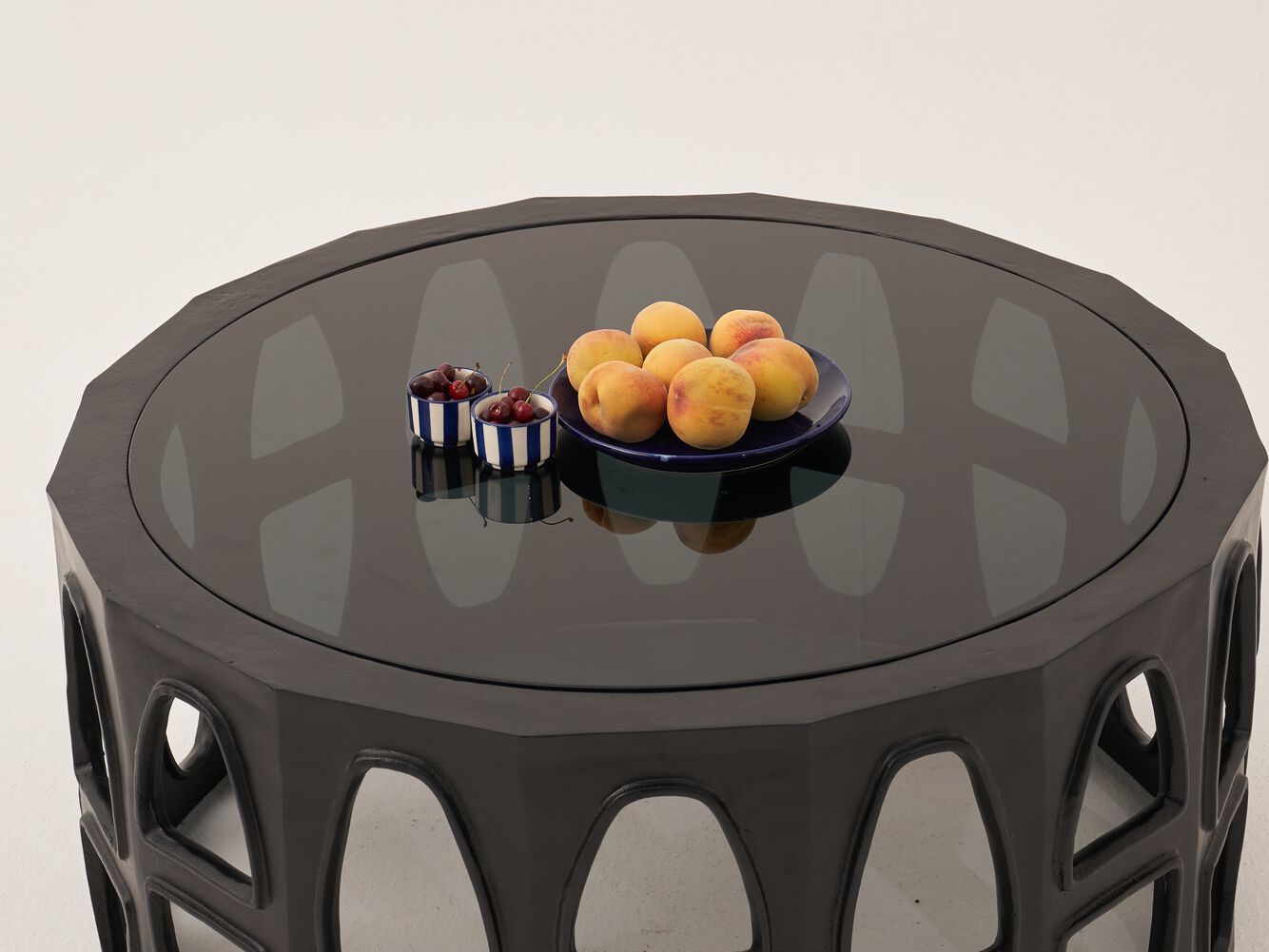 Круглый журнальный столик из алюминия и стекла LO Contemporary COLOSSEUM ARCH-00074219 - Вид №2