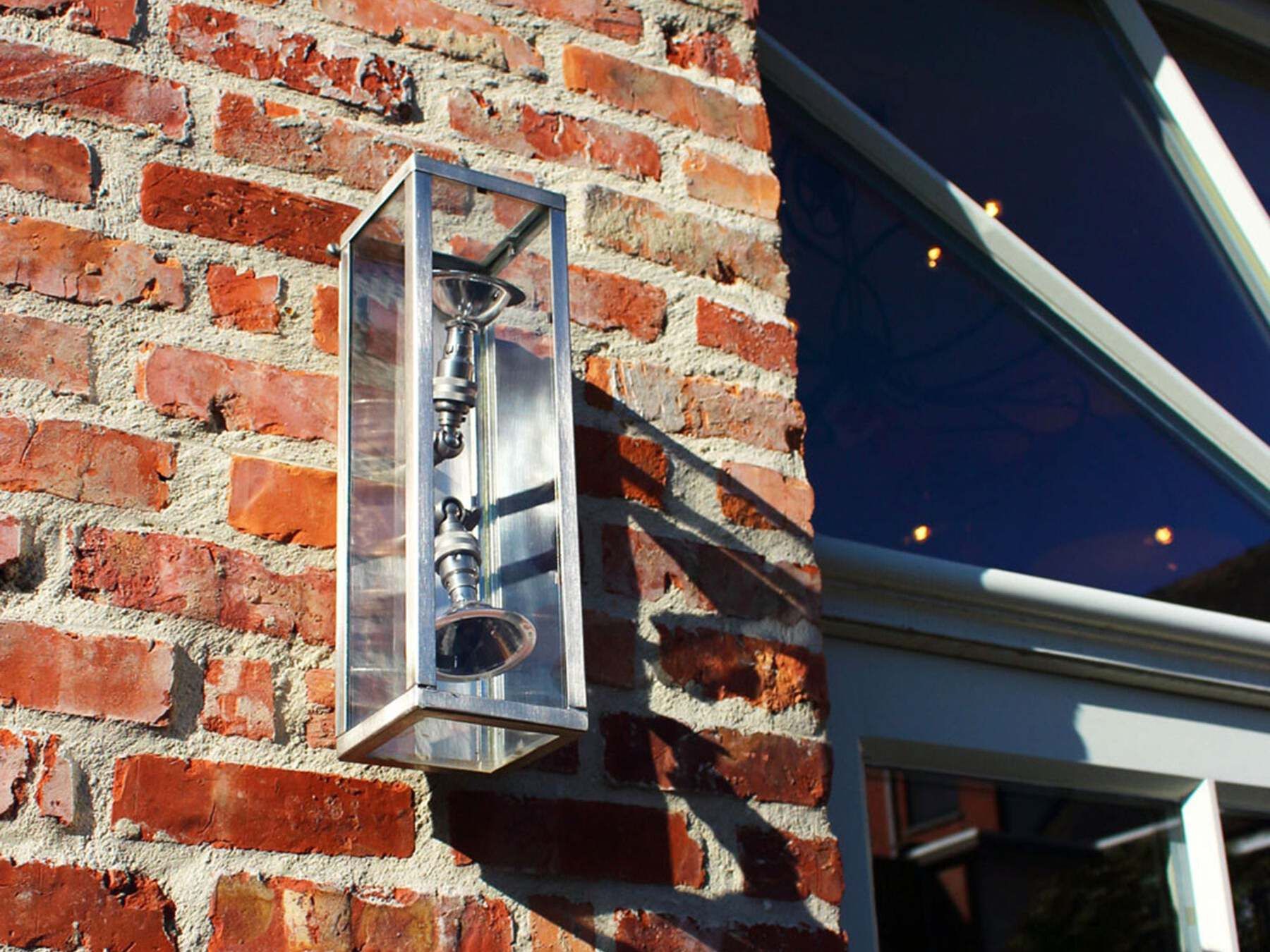 Латунная светодиодная наружная настенная лампа Authentage Lighting Vitrine ARCH-00117634 - Вид №1