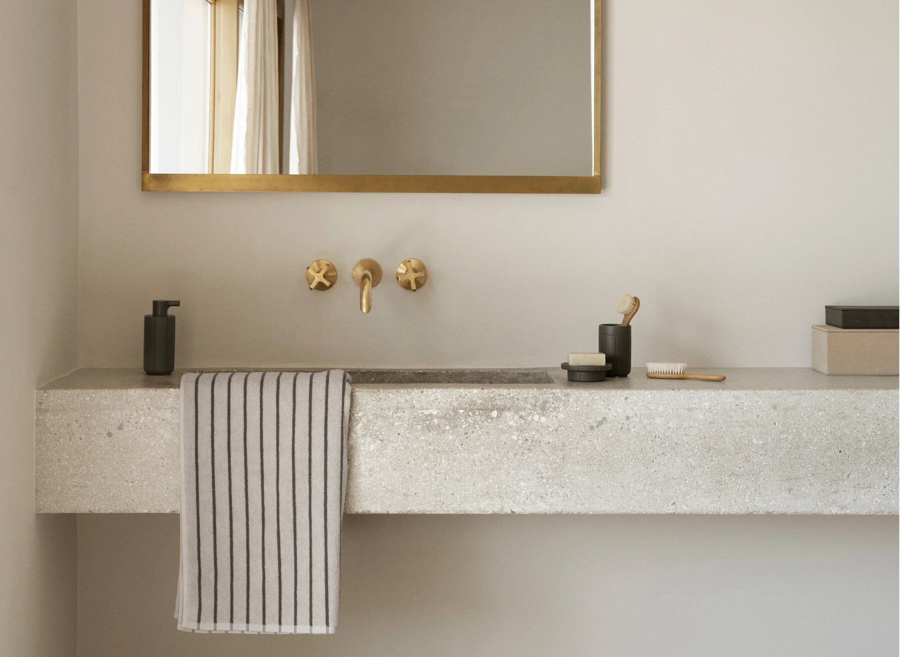 Дозатор мыла из полирезина blomus Kua ARCH-00040382 - Вид №8