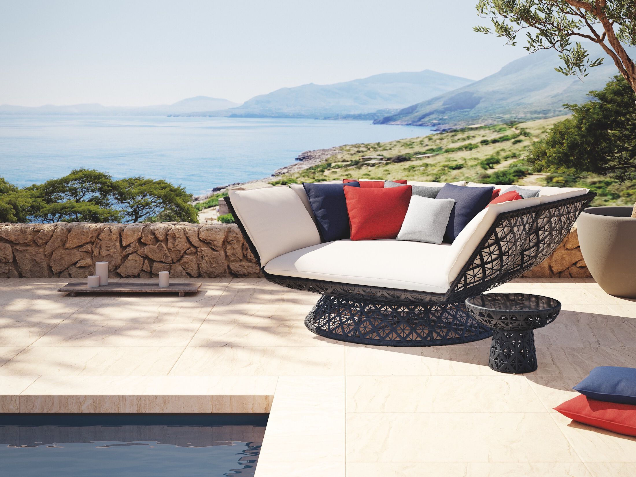 Садовая кровать из смолы Walters Reverie ARCH-00048977 - Вид №1