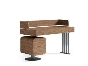 Деревянный стол с ящиками