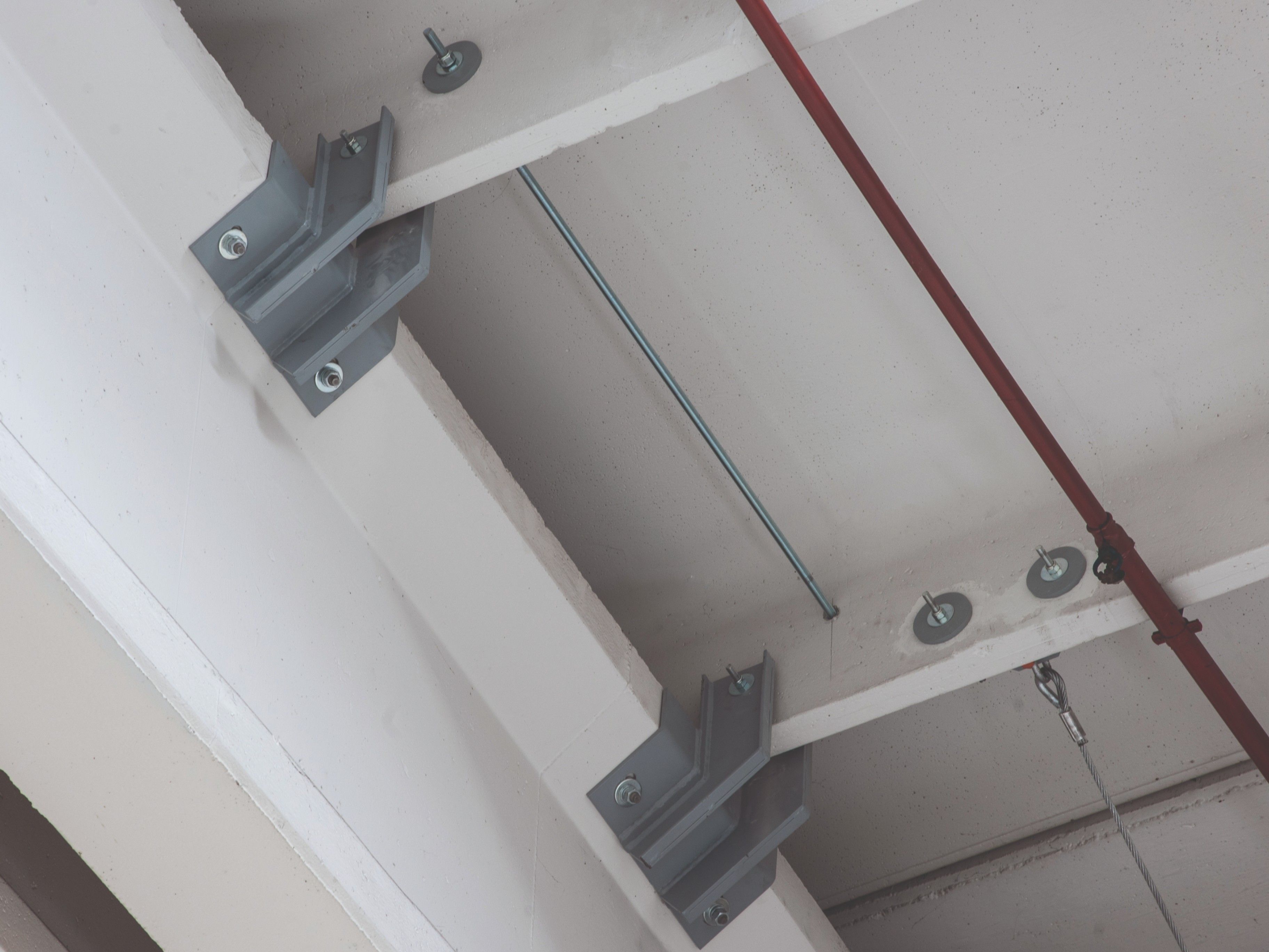 Система ограничения бинервированной черепицы и двойной наклонной балки Seriana Vincolo tegolo binervato – trave ARCH-00089197 - Вид №1