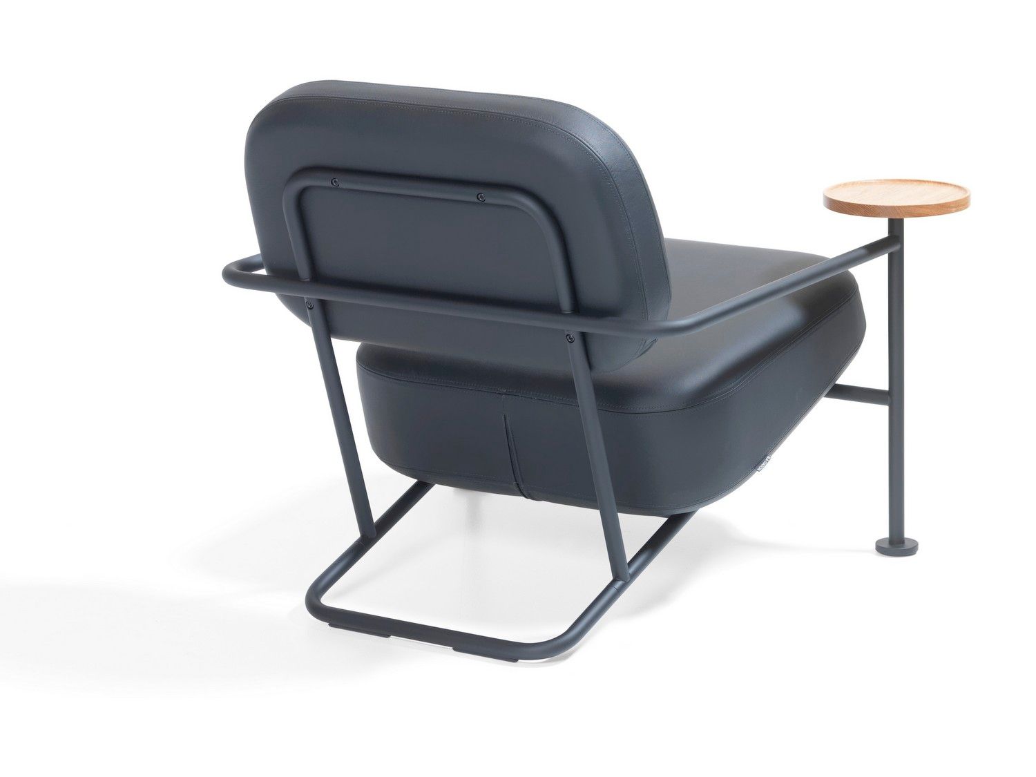 Кожаное кресло с подлокотниками Bla Station Åhus ARCH-00050667 - Вид №5