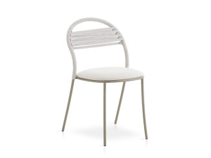 Штабелируемый садовый стул с открытой спинкой