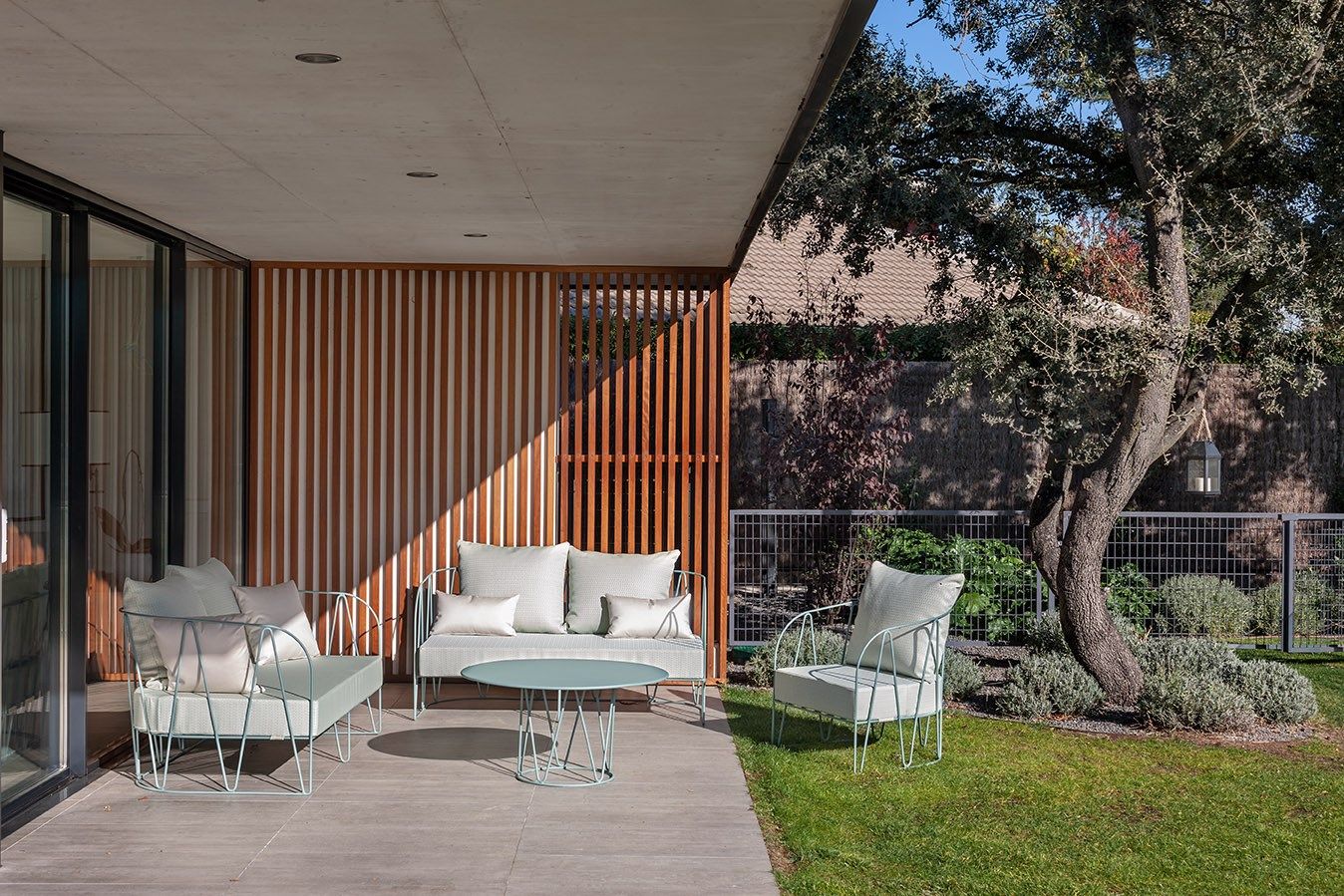 Круглый садовый столик из оцинкованной стали iSimar Lagarto ARCH-00036352 - Вид №7