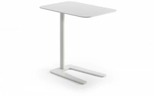 Offecct Приставной столик из лакированного металла с регулируемой высотой