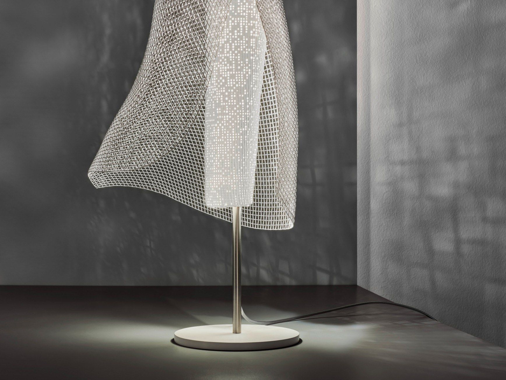 Светодиодная настольная лампа из нержавеющей стали A-Emotional Light Clara ARCH-00119264 - Вид №2