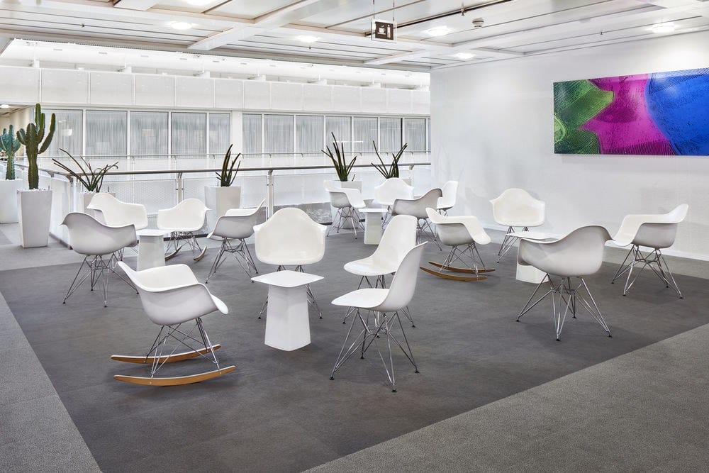 Кресло-качалка из полипропилена с подлокотниками VITRA Eames Plastic Chair ARCH-00043795 - Вид №5