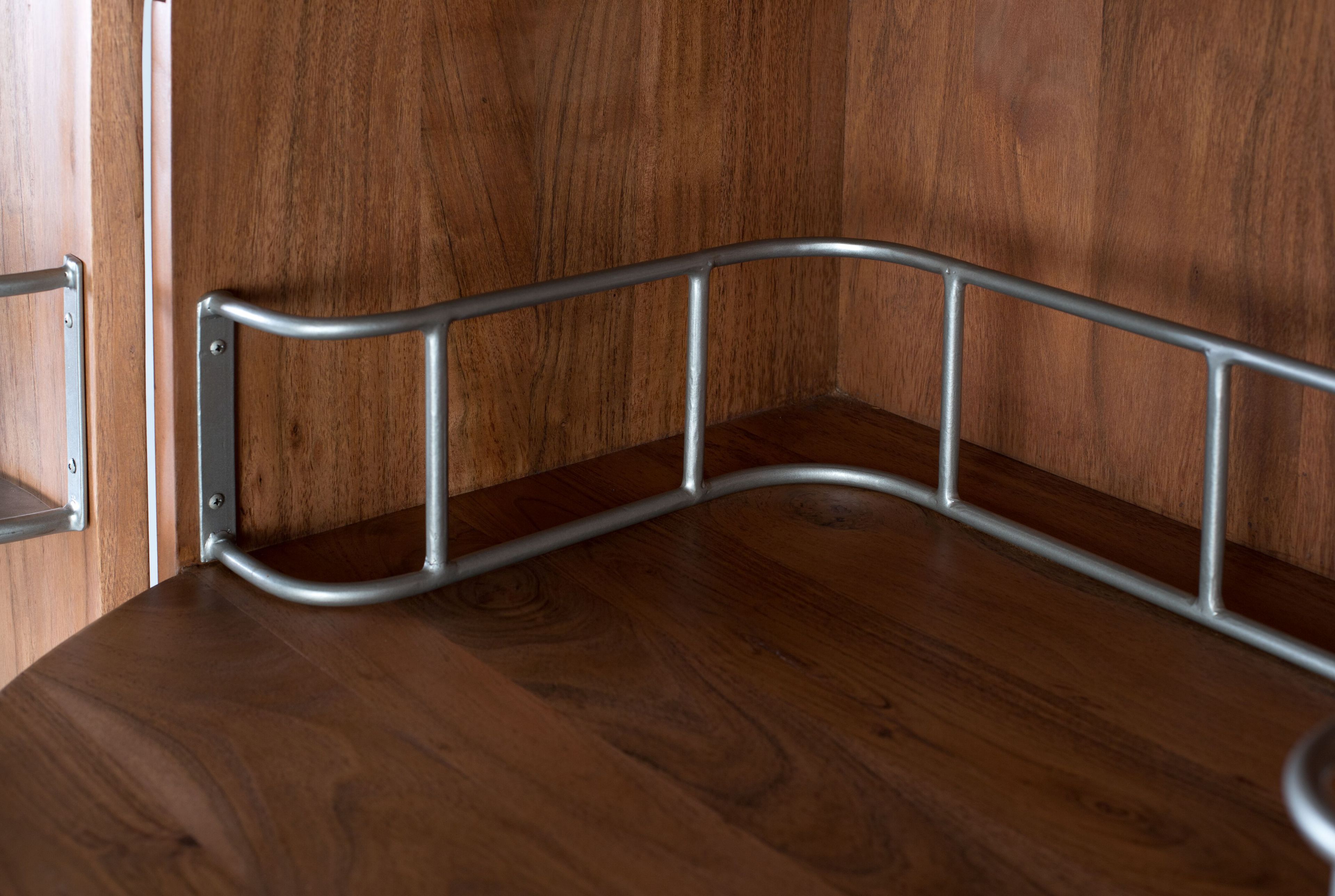 Мобильный бар в акации Giner y Colomer 1663 ARCH-00129977 - Вид №1