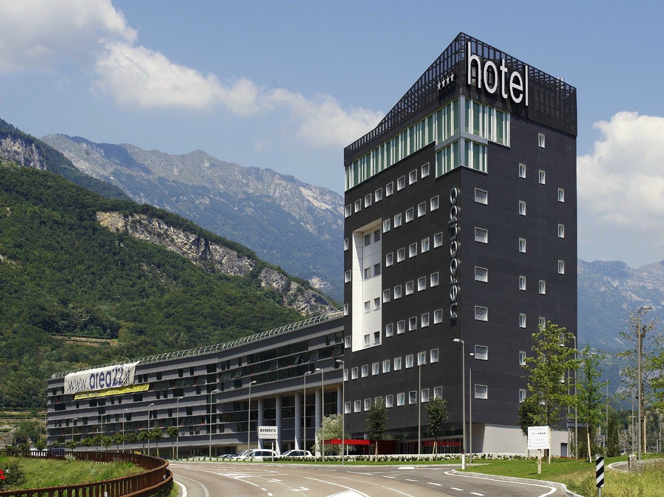 Фасадные и кровельные панели из армированного волокном бетона SWISSPEARL Swisspearl® ARCH-00046860 - Вид №21