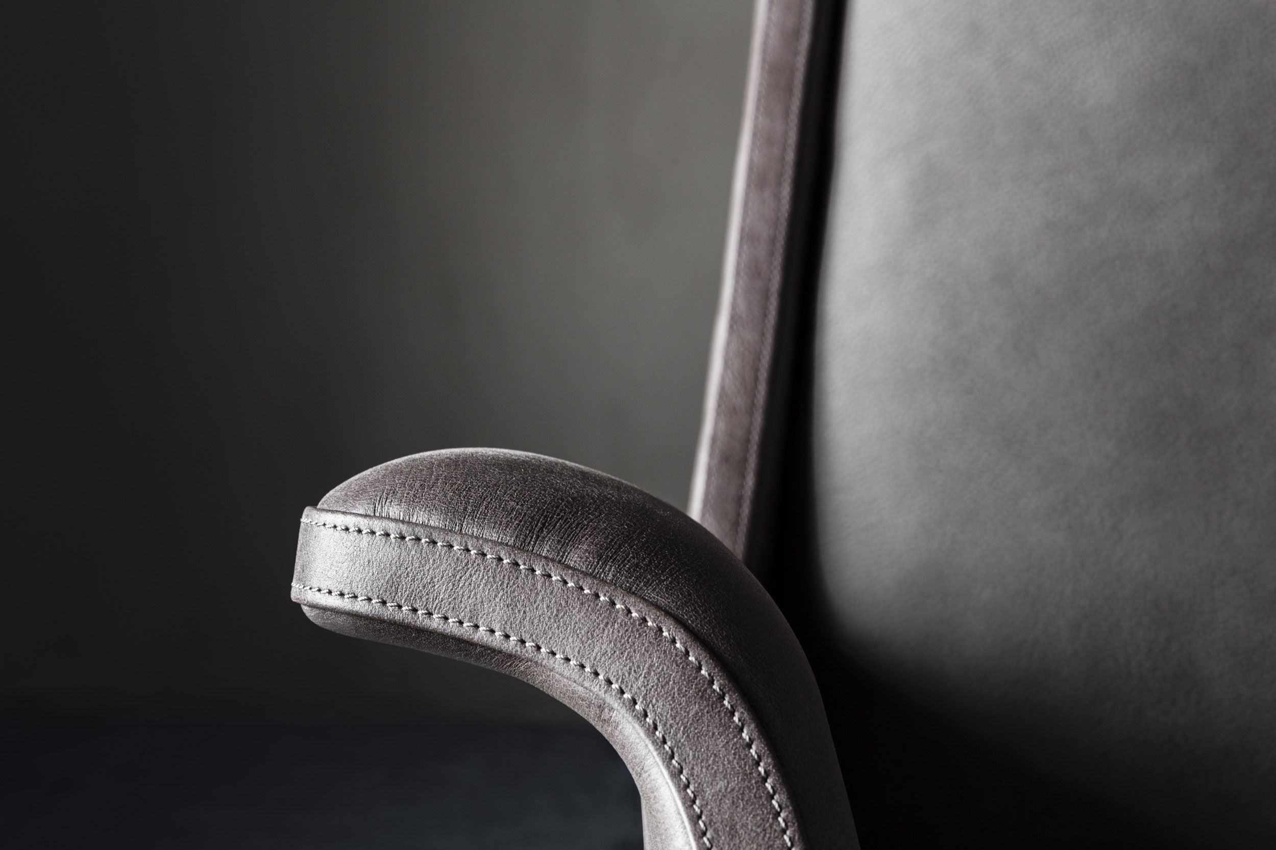 Кожаное кресло с подлокотниками OAK Metronome ARCH-00083367 - Вид №5