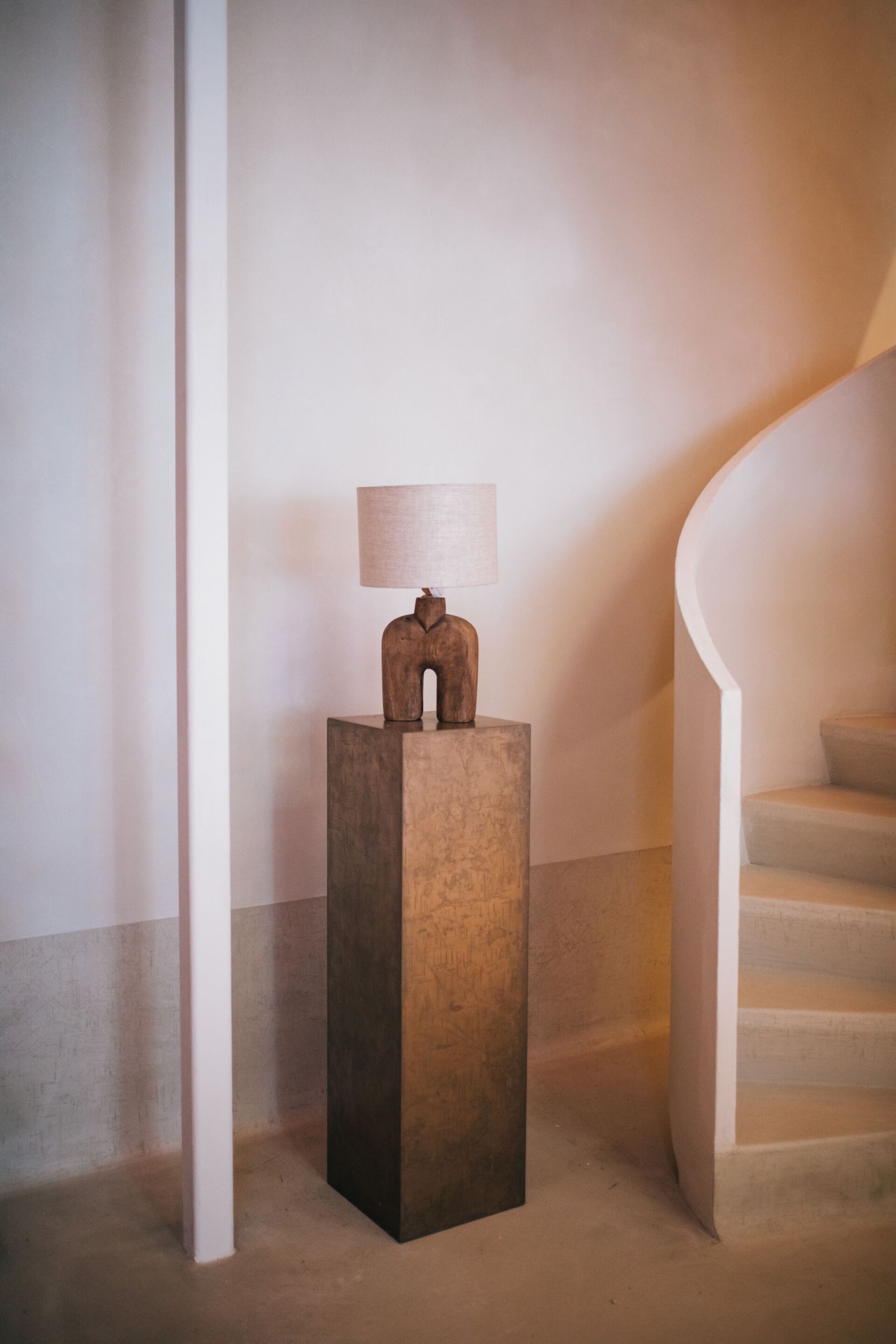 Настольная лампа из манго POMAX LAMPEDUSA ARCH-00073903 - Вид №7