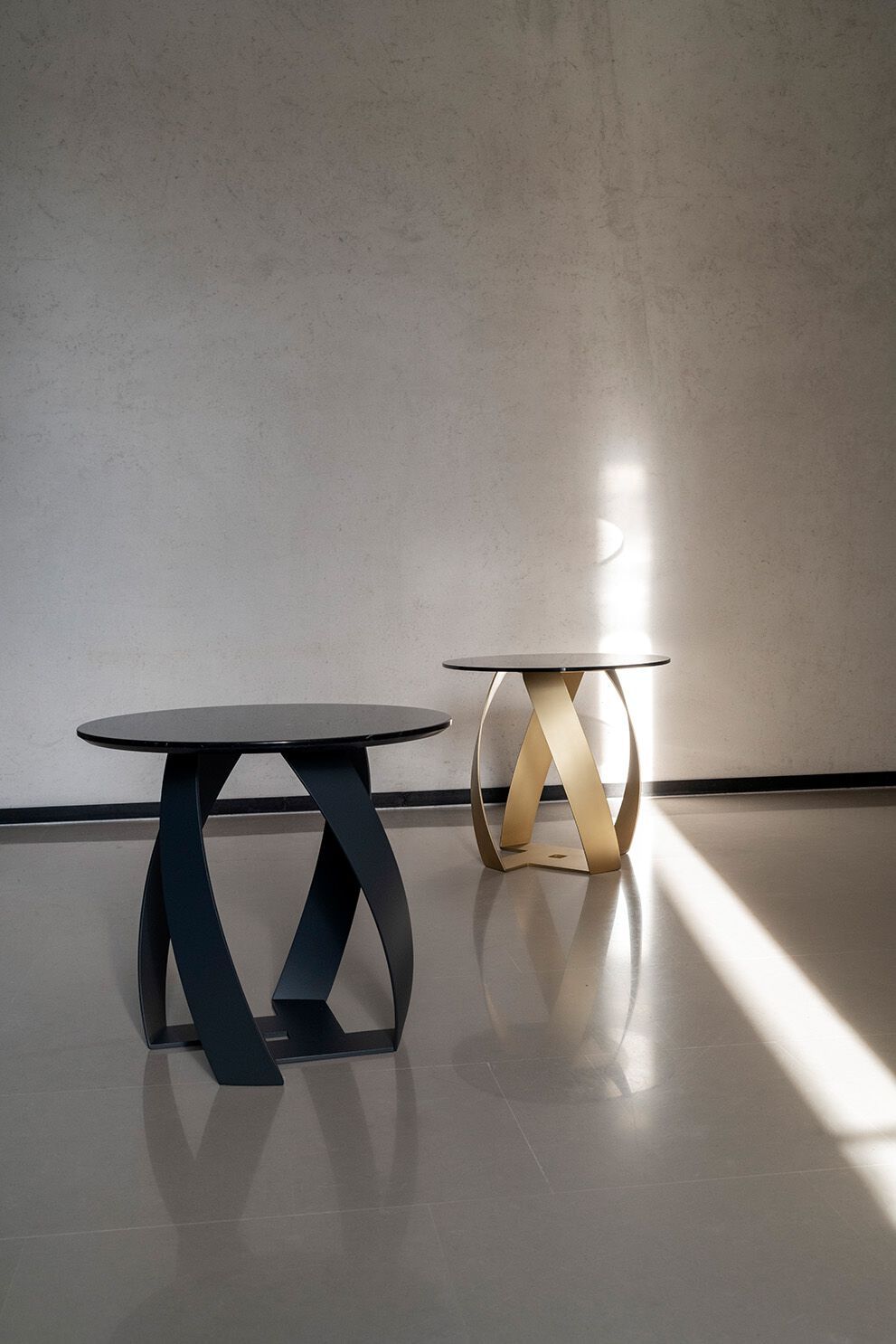 Круглый журнальный столик со стеклянной столешницей Potocco Bon Bon ARCH-00049095 - Вид №1