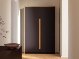 Деревянный секционный настенный шкаф