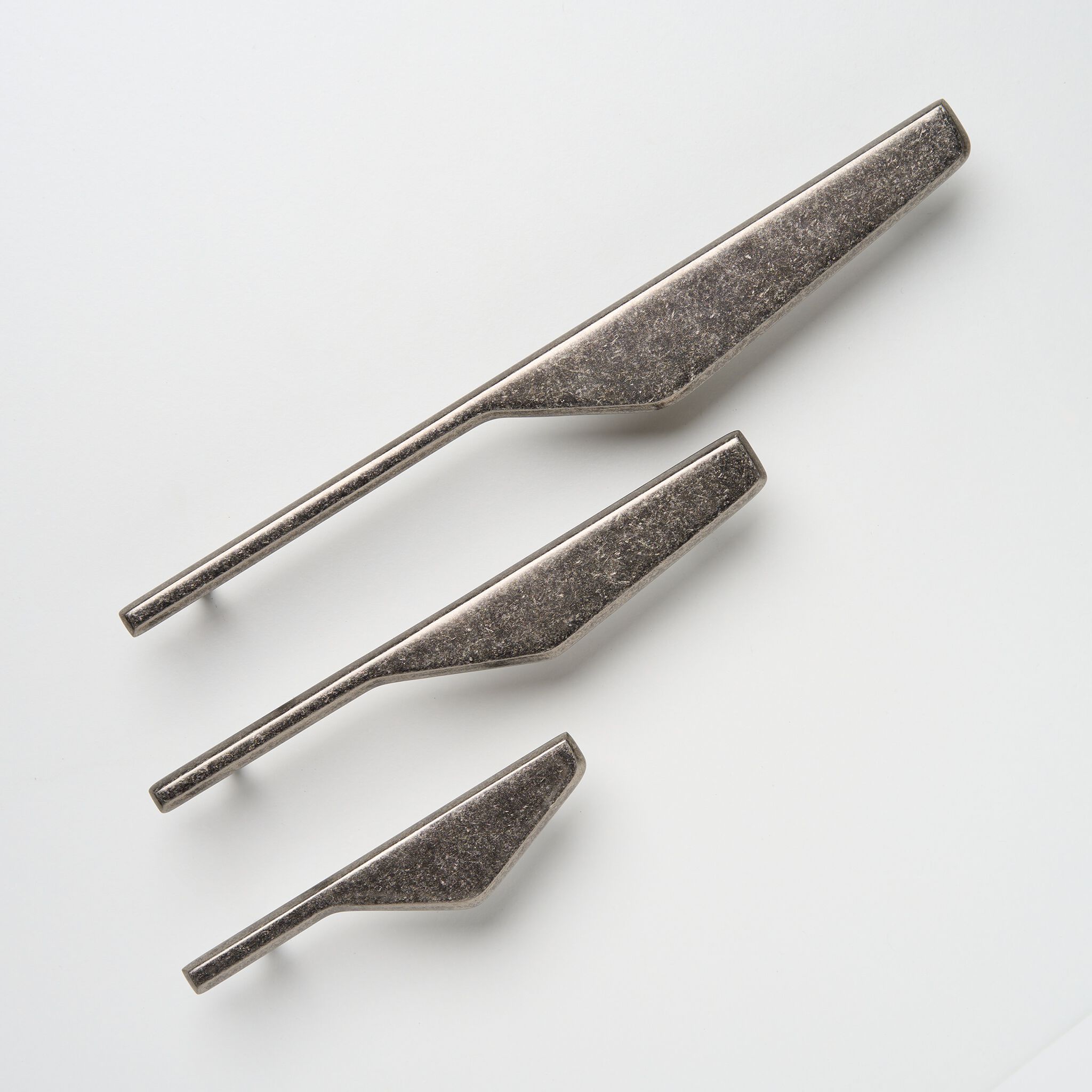 Латунная мебельная ручка Lo & Co Interiors Line Series ARCH-00089012 - Вид №16