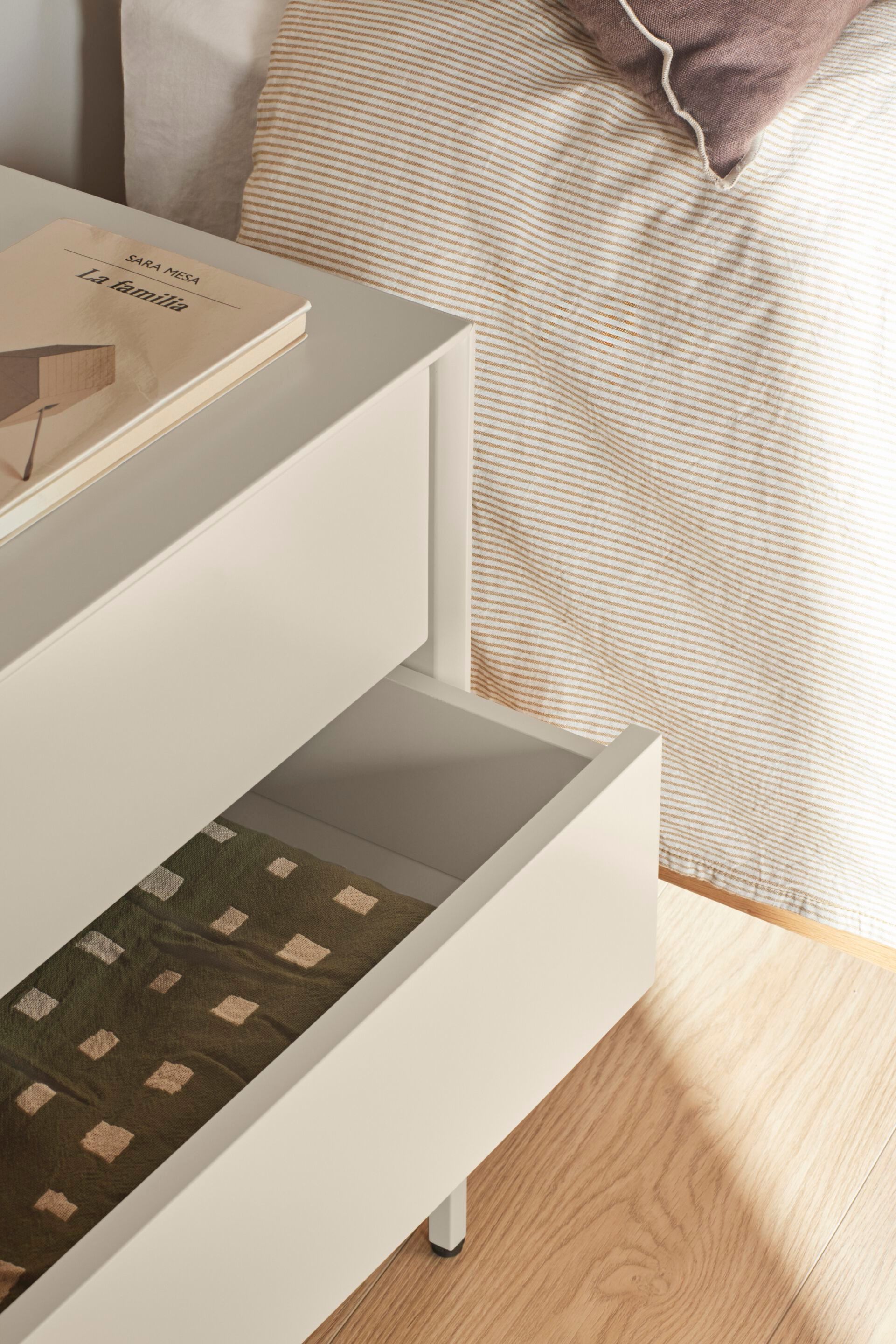 Прикроватная тумбочка из МДФ с ящиками TEULAT Platt ARCH-00010268 - Вид №3