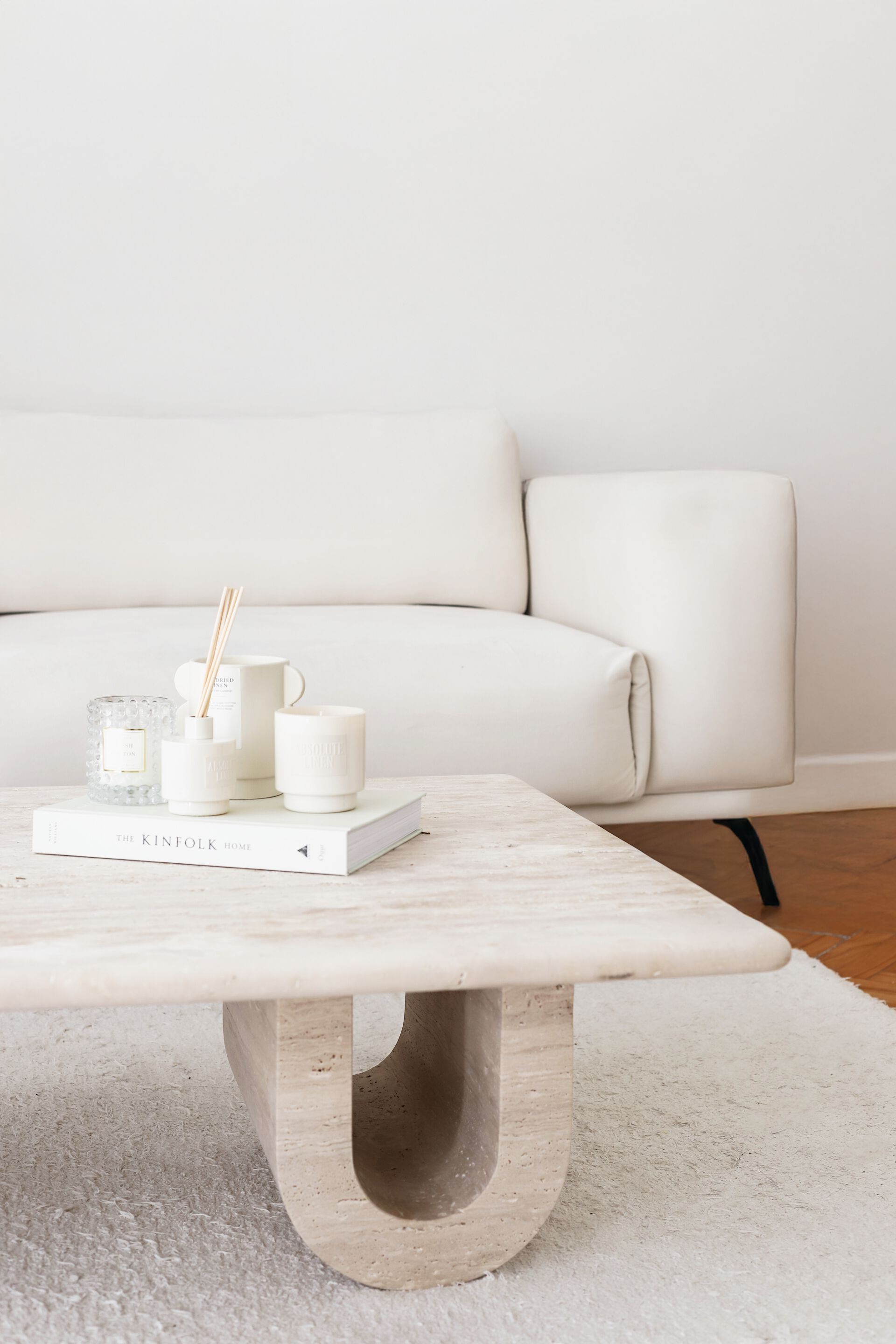 Низкий журнальный столик из травертина и стеклянная столешница YET. Design Studio TONOZ ARCH-00122633 - Вид №2