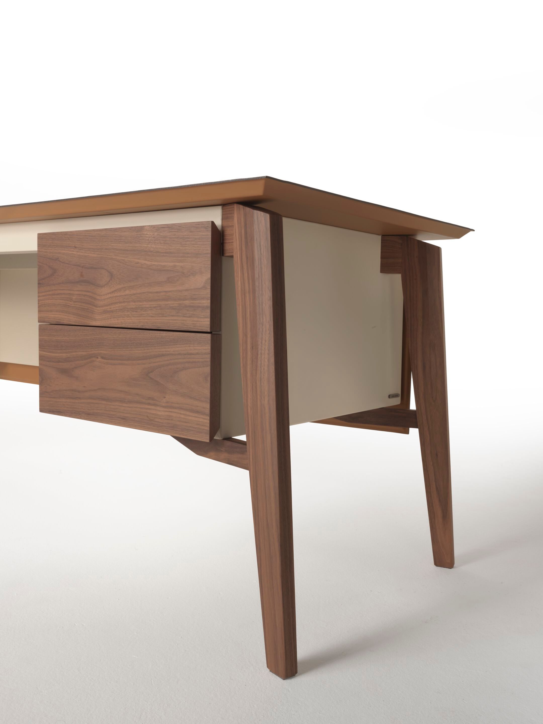 Кожаный деревянный стол с ящиками Casa Covre Naviglio ARCH-00114220 - Вид №7