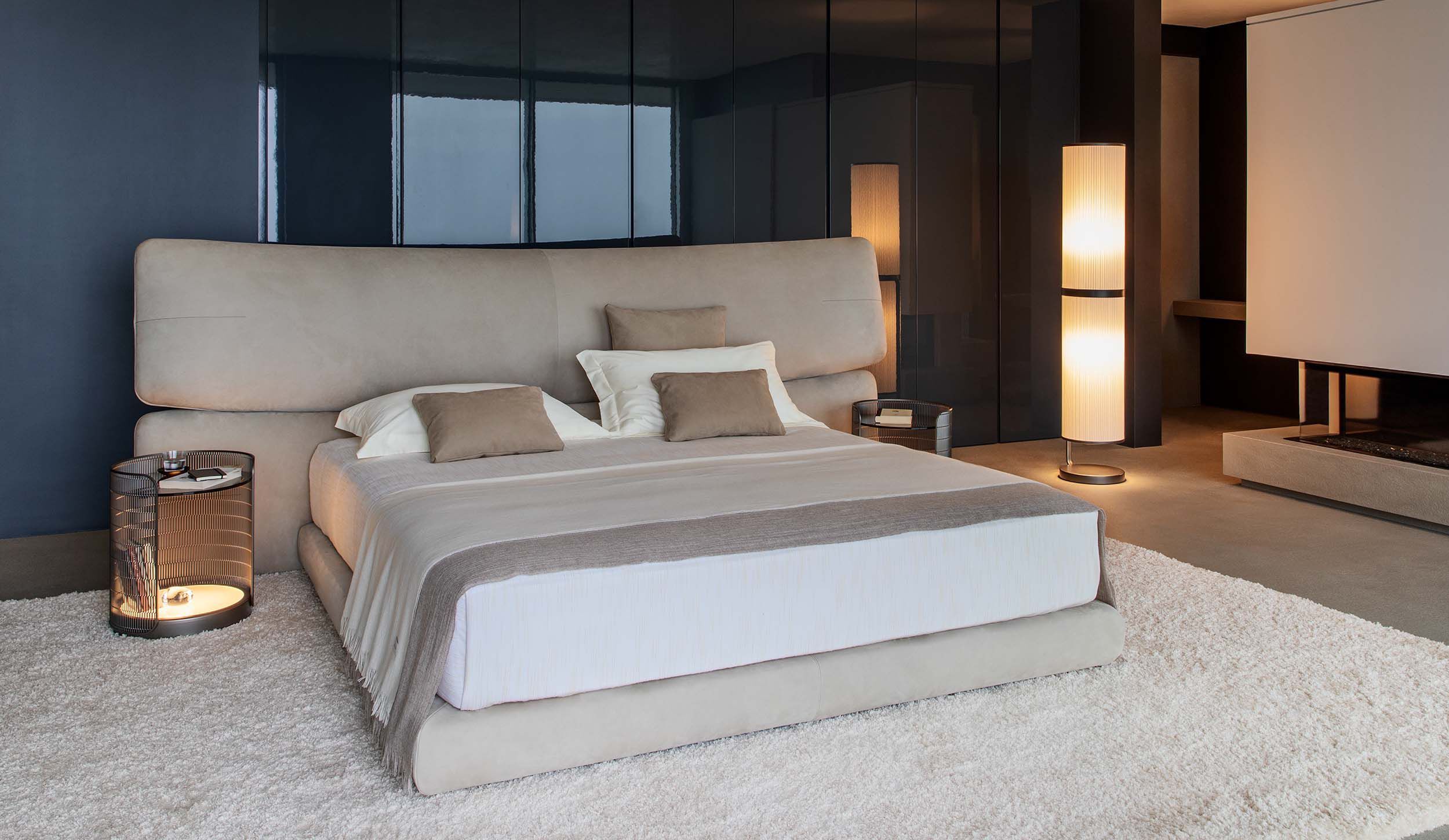 Кожаная двуспальная кровать с мягким изголовьем Flou YUNA ARCH-00103925 - Вид №4