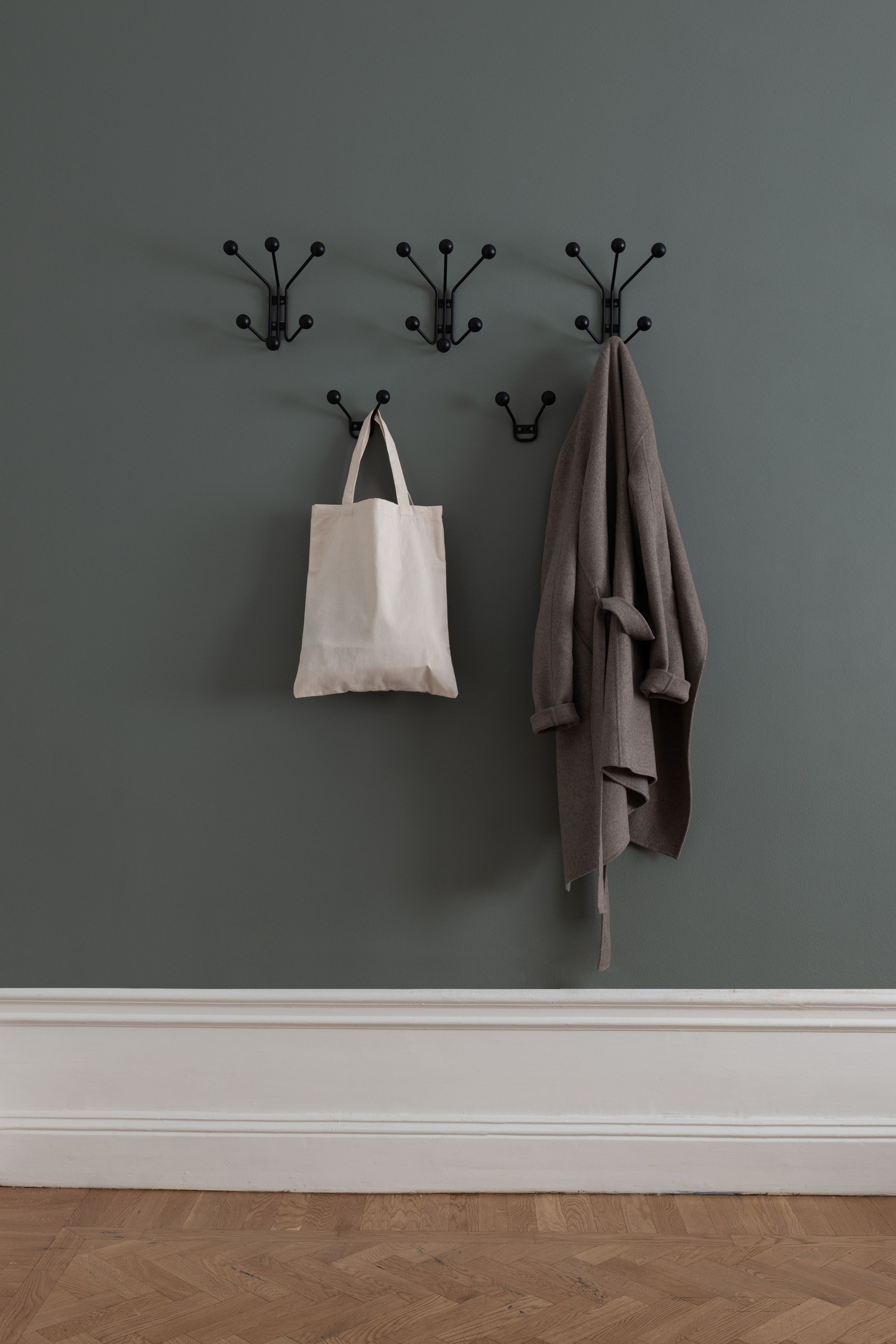 Окрашенная металлическая вешалка для одежды Maze ARCH-00134434 - Вид №4