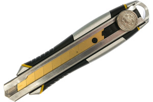 15894811 Строительный нож 18 мм в металлическом корпусе с винтовым зажимом 06-02-12 Inforce
