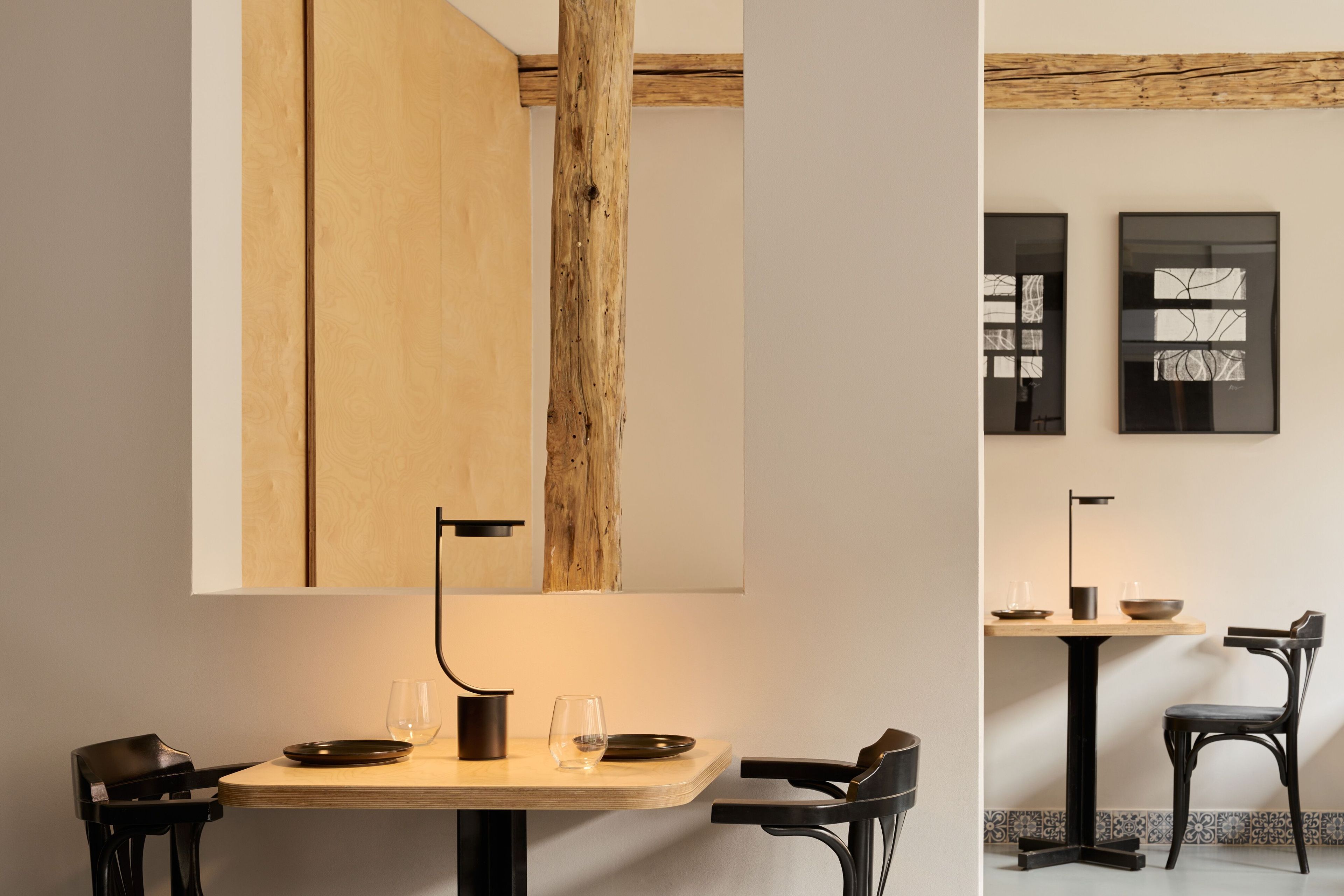 Настольная лампа с зарядкой от USB Grupa Igram ARCH-00107755 - Вид №27