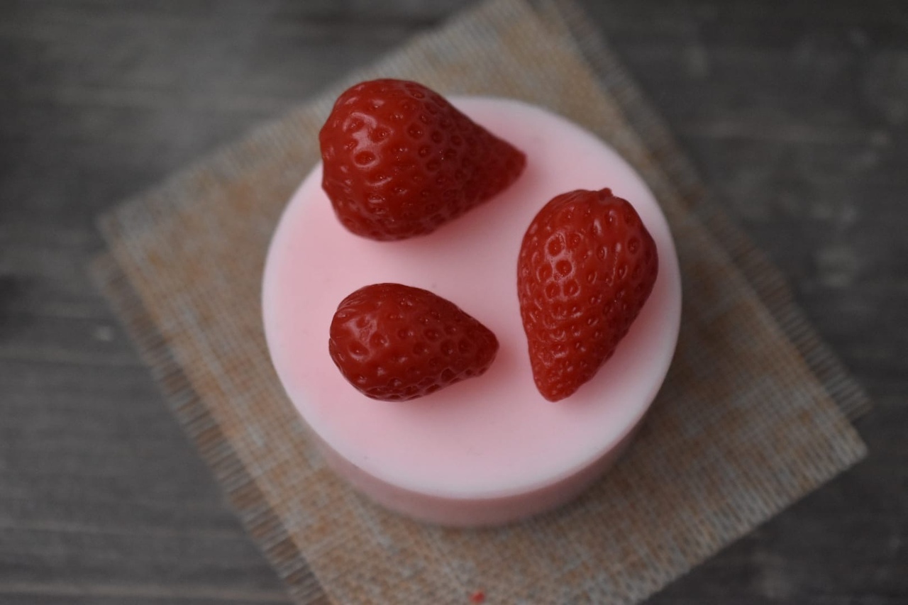 10383 Форма "Набор Три клубнички S" силикон HobbyPage 