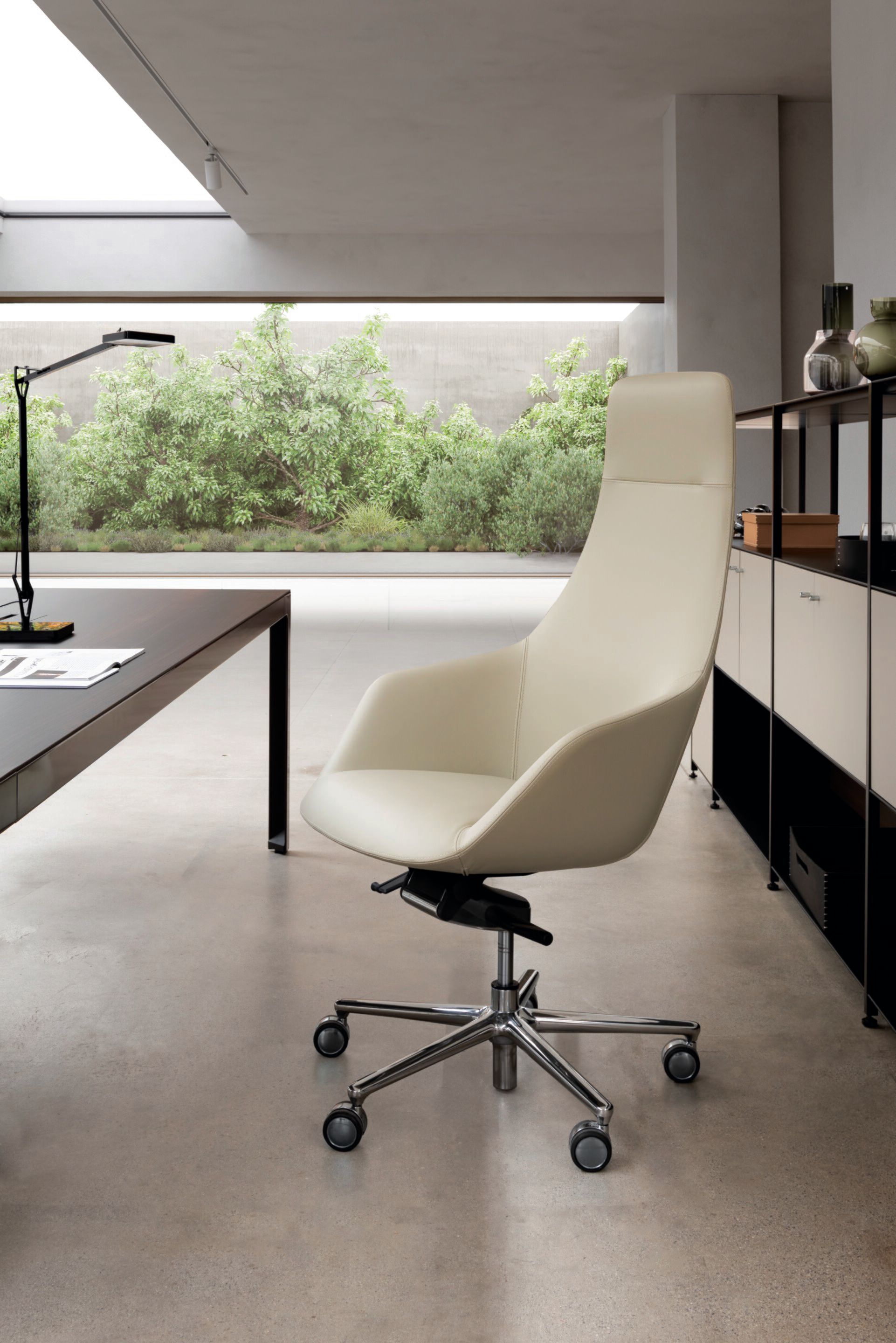 Кожаный офисный стул с высокой спинкой и 5 спицами ESTEL GROUP Hego ARCH-00046902 - Вид №3