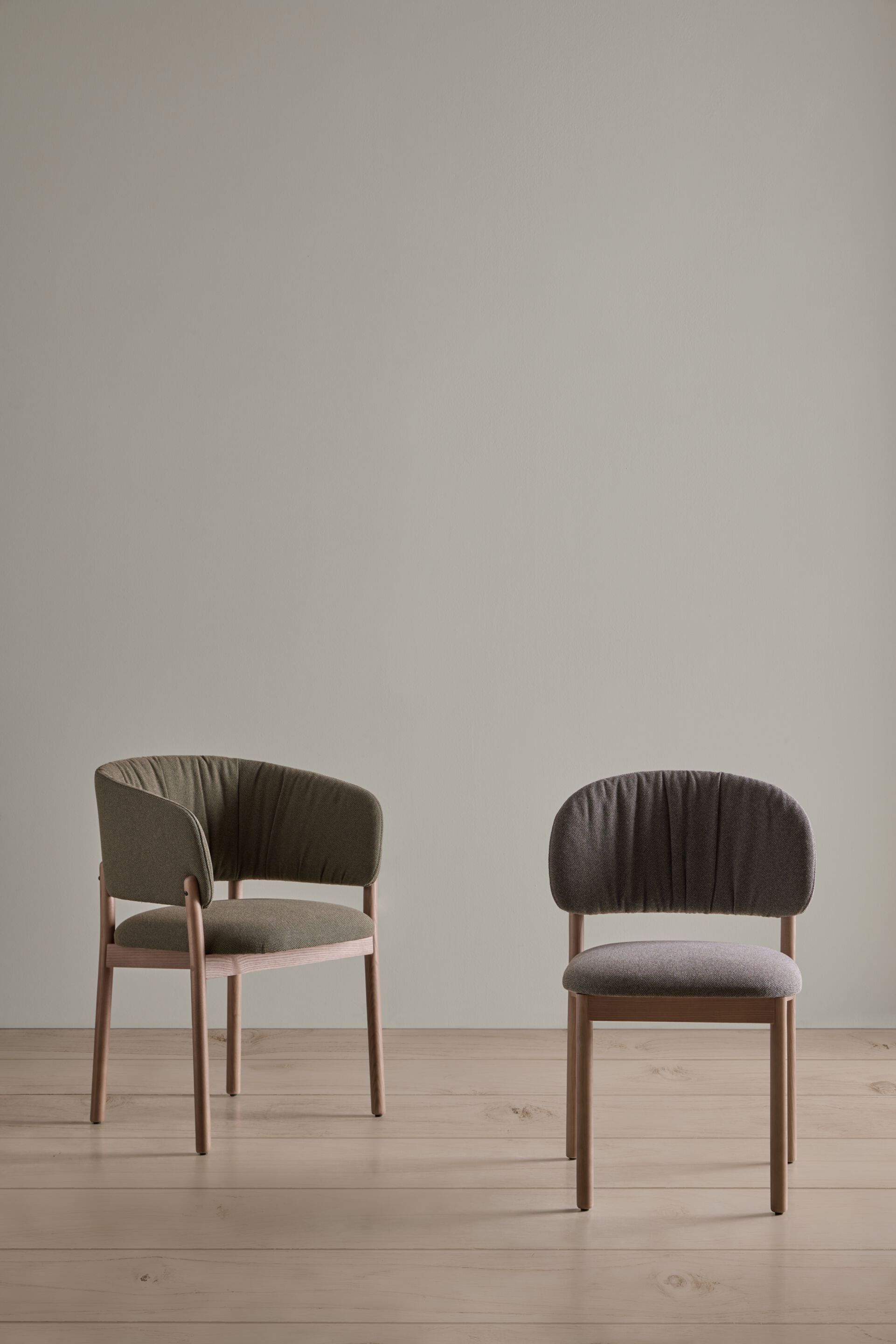 Мягкий тканевый стул с подлокотниками Blasco&Vila RC Wood ARCH-00035373 - Вид №2