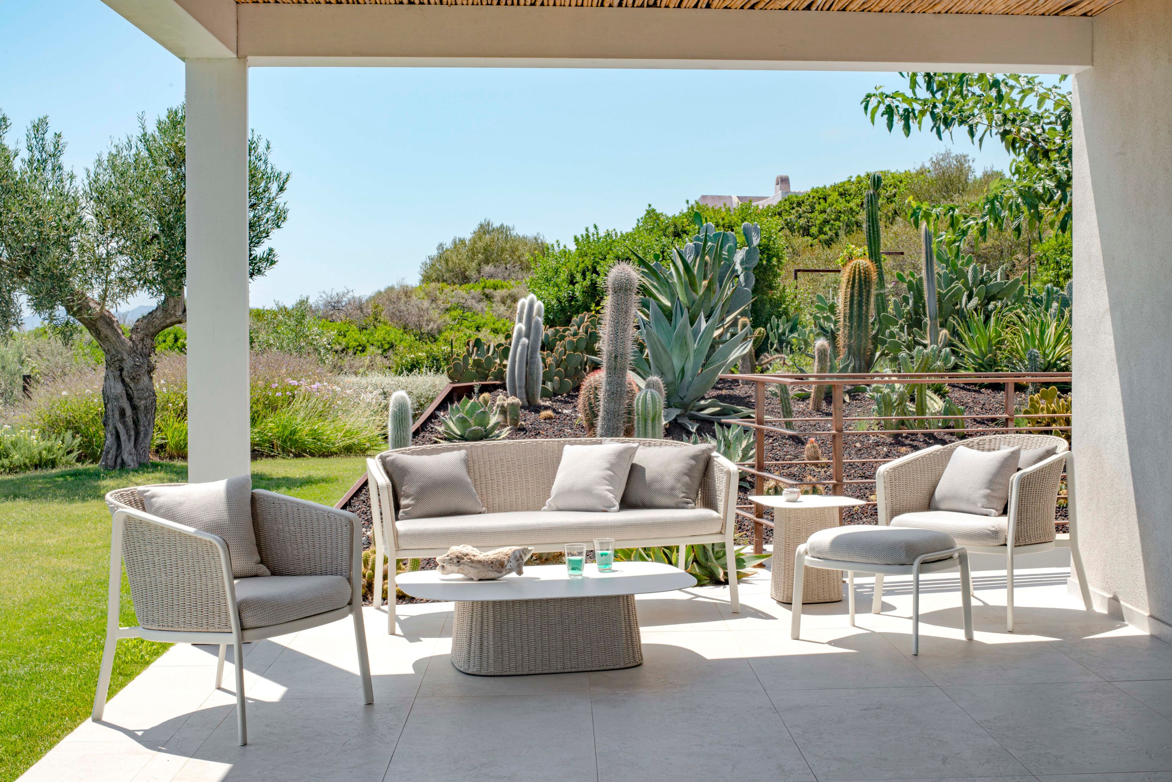 Прямоугольный журнальный столик из синтетической веревки и алюминиевого верха emu ARCH-00033520 - Вид №1