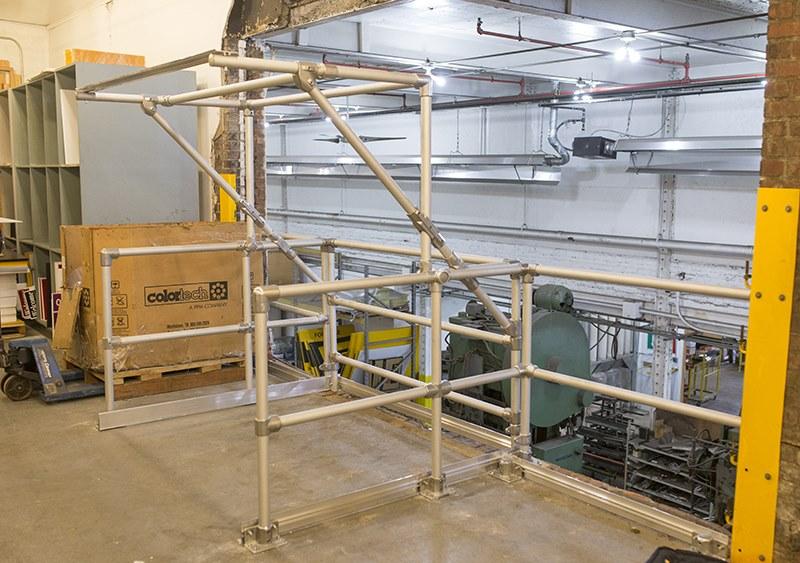 ArtSteel Подъемно-поворотная дверь из горячеоцинкованной или окрашенной в желтый цвет стали Palletgate Sgpgtycgv Santreyd  - Вид №2