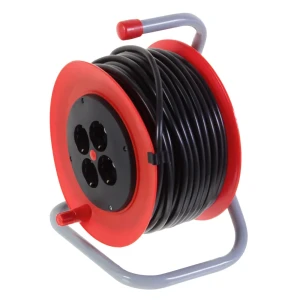 Удлинитель с заземлением на катушке Lux 4 розетки 3х1.5 мм 40 м