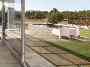 Напольное покрытие из керамогранита с эффектом камня