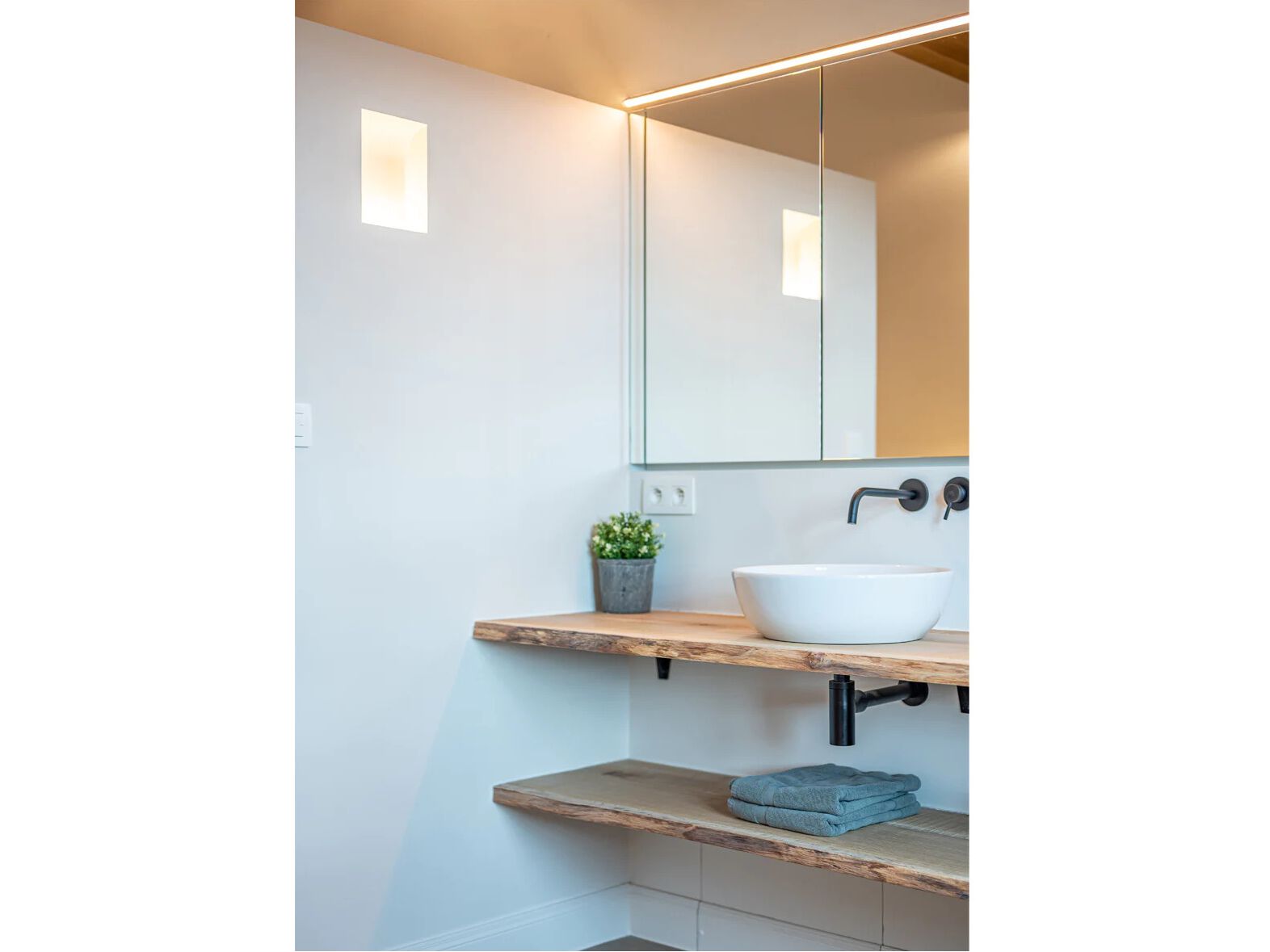 Утопленный гипсовый настенный светильник Authentage Lighting Phantôme ARCH-00149028 - Вид №1