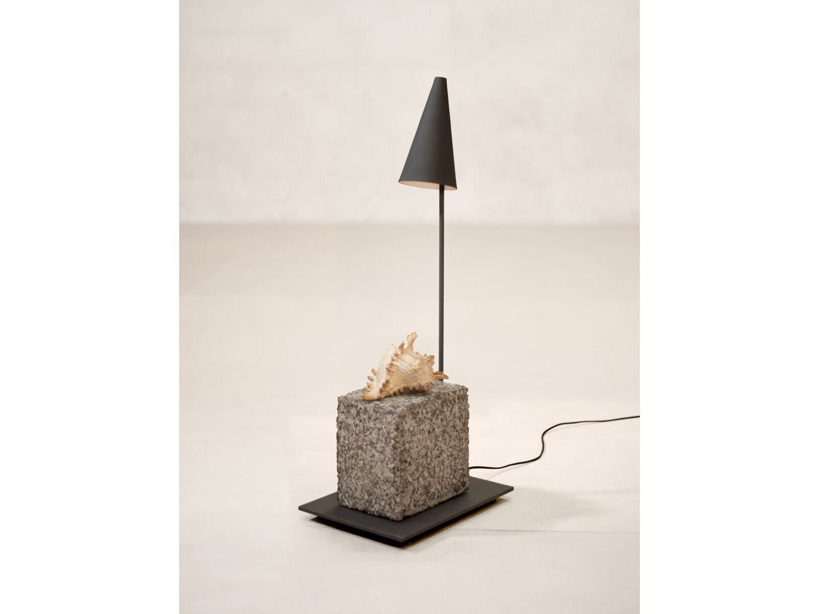 Настольная лампа Phantom Hands Джеффри Бава ARCH-00091675