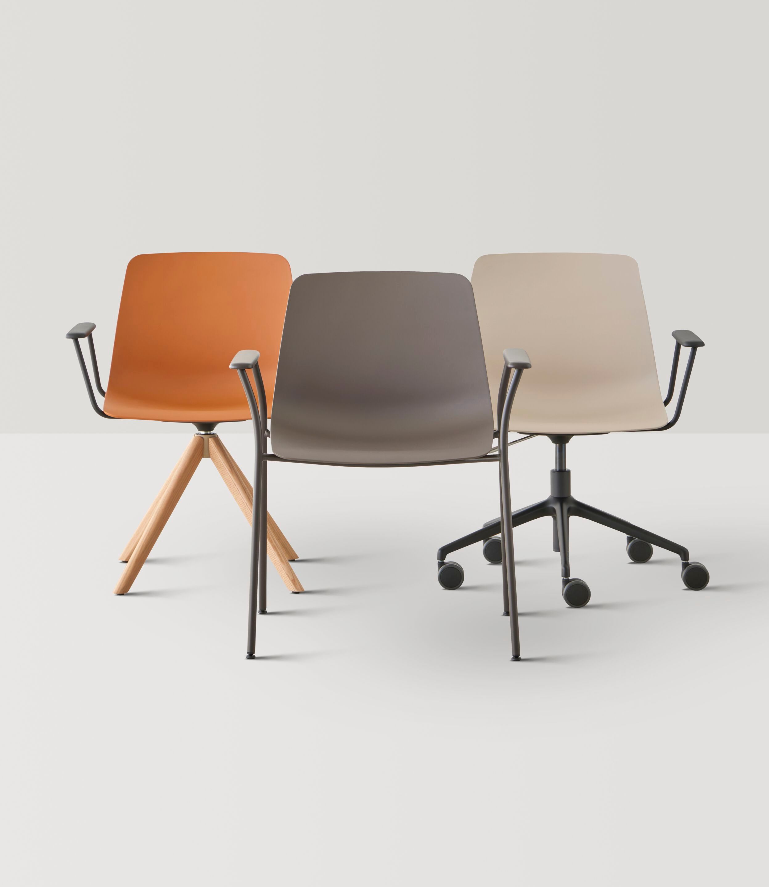 Вращающееся офисное кресло из полипропилена на насесте INCLASS Varya XL ARCH-00104584 - Вид №3