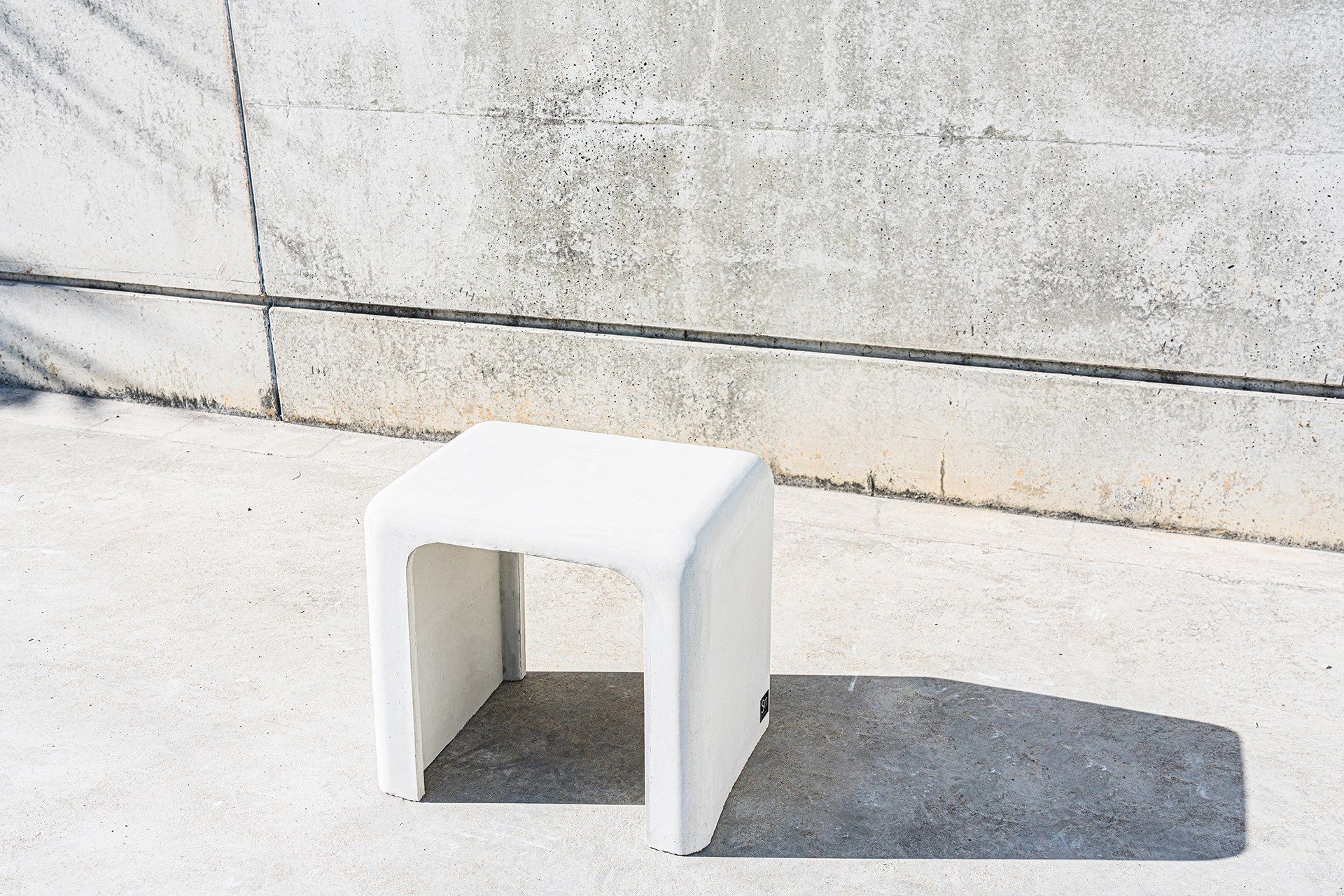 Наружное сиденье из армированного волокном бетона SIT Softshapes ARCH-00045164 - Вид №1