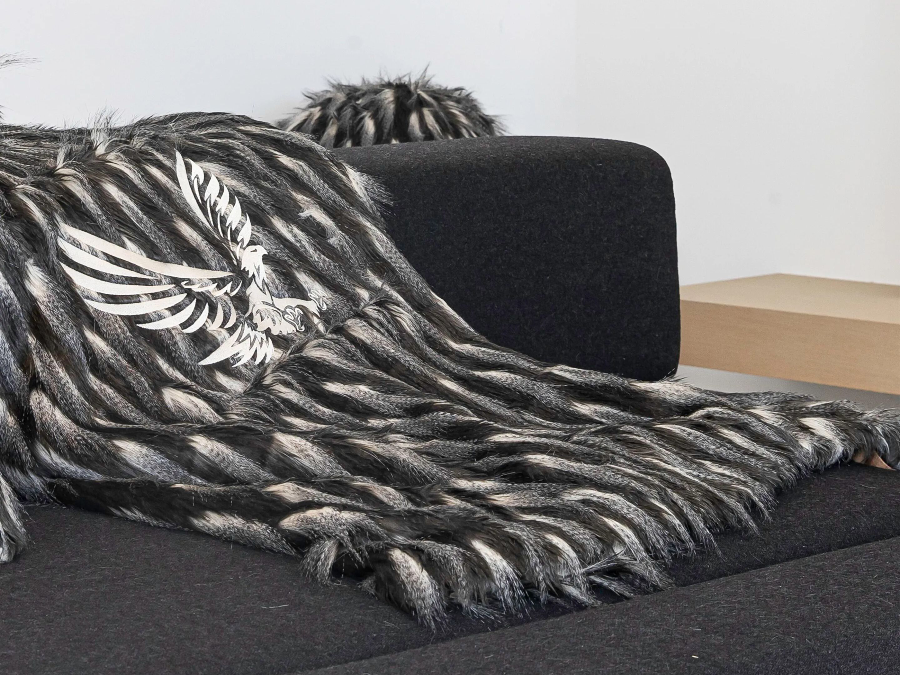 Ручной вышитый плед из искусственного меха MX HOME Megeve ARCH-00102384 - Вид №2