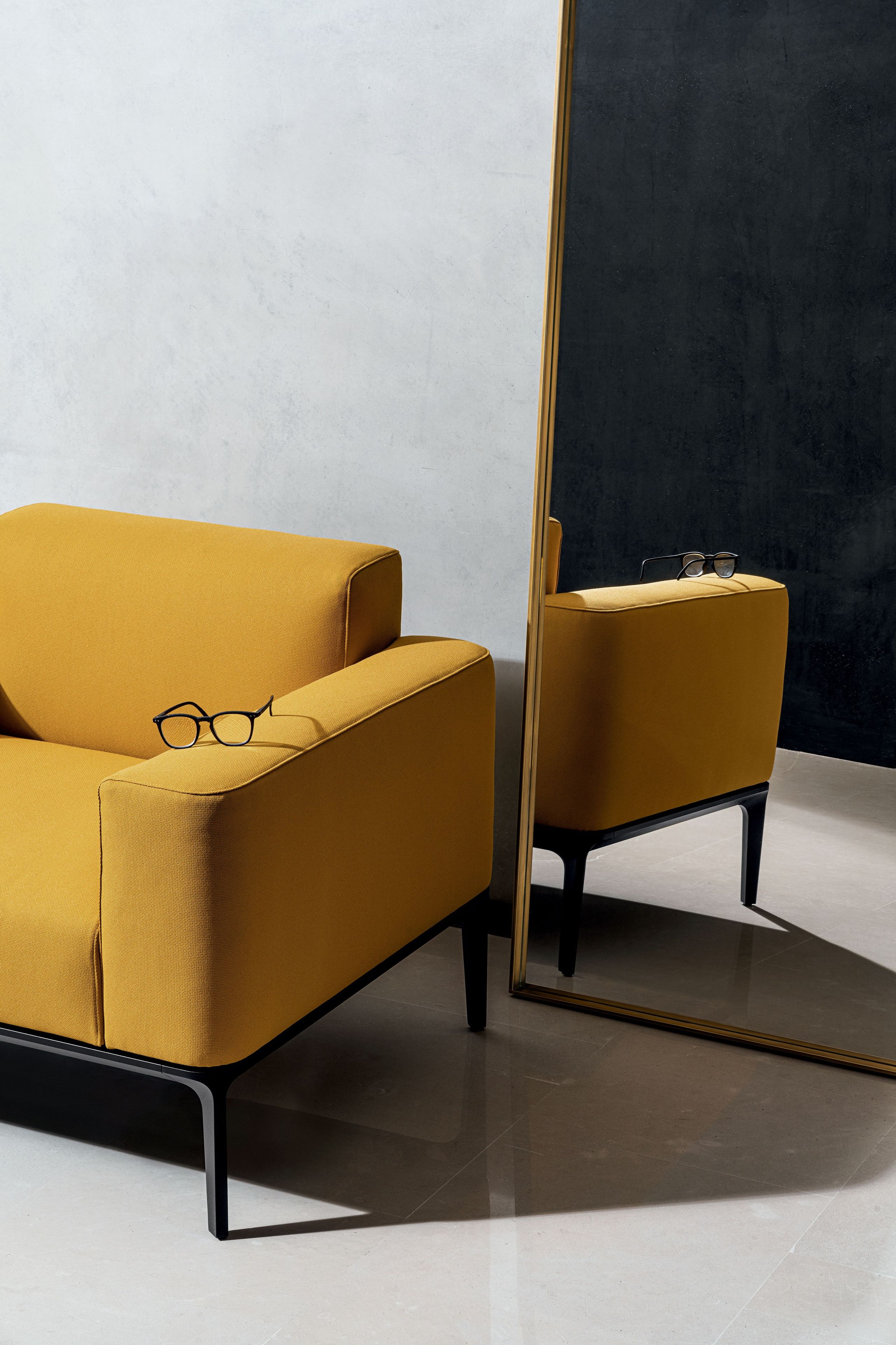 Тканевое кресло с подлокотниками Sovet Italia тонкий ARCH-00058967 - Вид №2