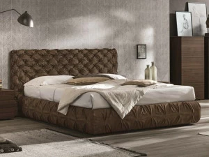 Gruppo Tomasella Двуспальная кровать из кожи с тафтинговым изголовьем  H103