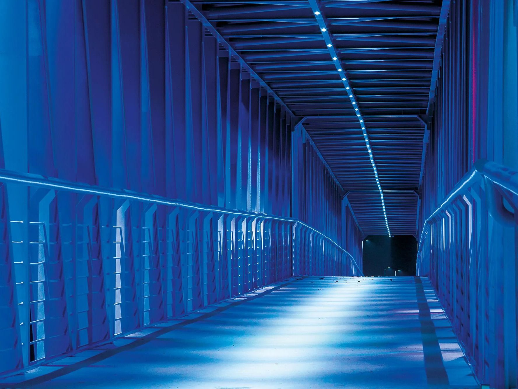 Линейный профиль для наружной алюминиевой стены Platek Mini Corniche ARCH-00050359 - Вид №1