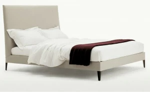 Maxalto Мягкая кровать со съемным чехлом из ткани с высоким изголовьем Demetra