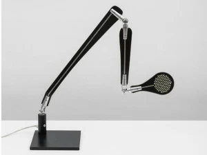 Danese Milano Настольная светодиодная лампа из алюминия с гибким кронштейном