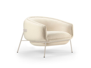 Тканевое кресло с подлокотниками